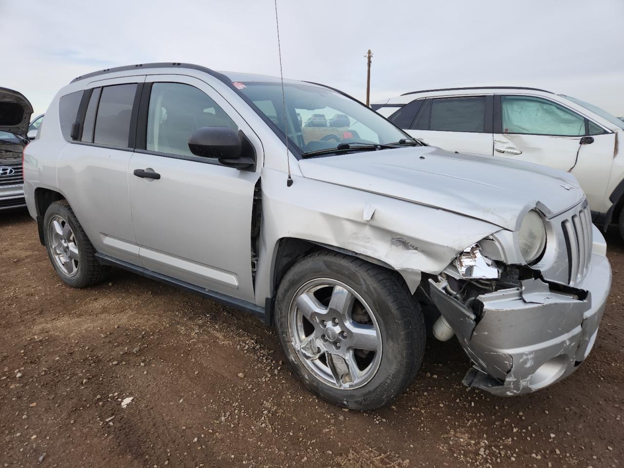 2009 Jeep Compass Limited Silver vin: 1J4FF57B89D230995
