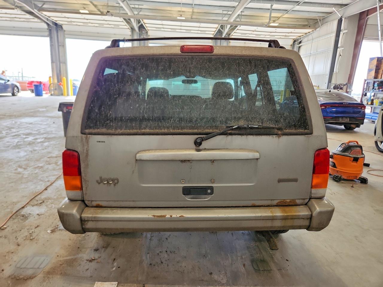 2001 Jeep Cherokee Classic Gray vin: 1J4FF58S11L540544