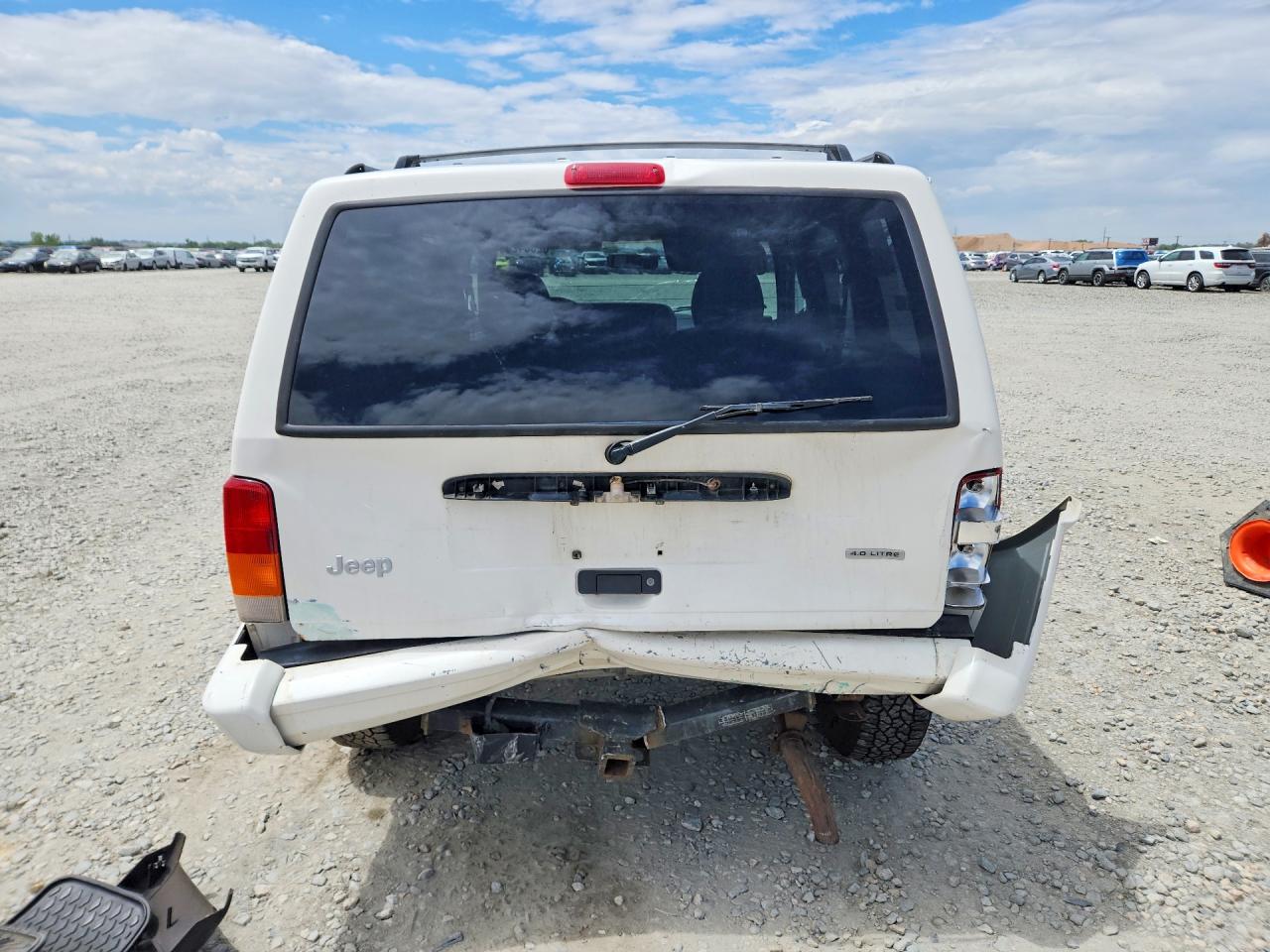2000 Jeep Cherokeecl White vin: 1J4FF58S5YL151237
