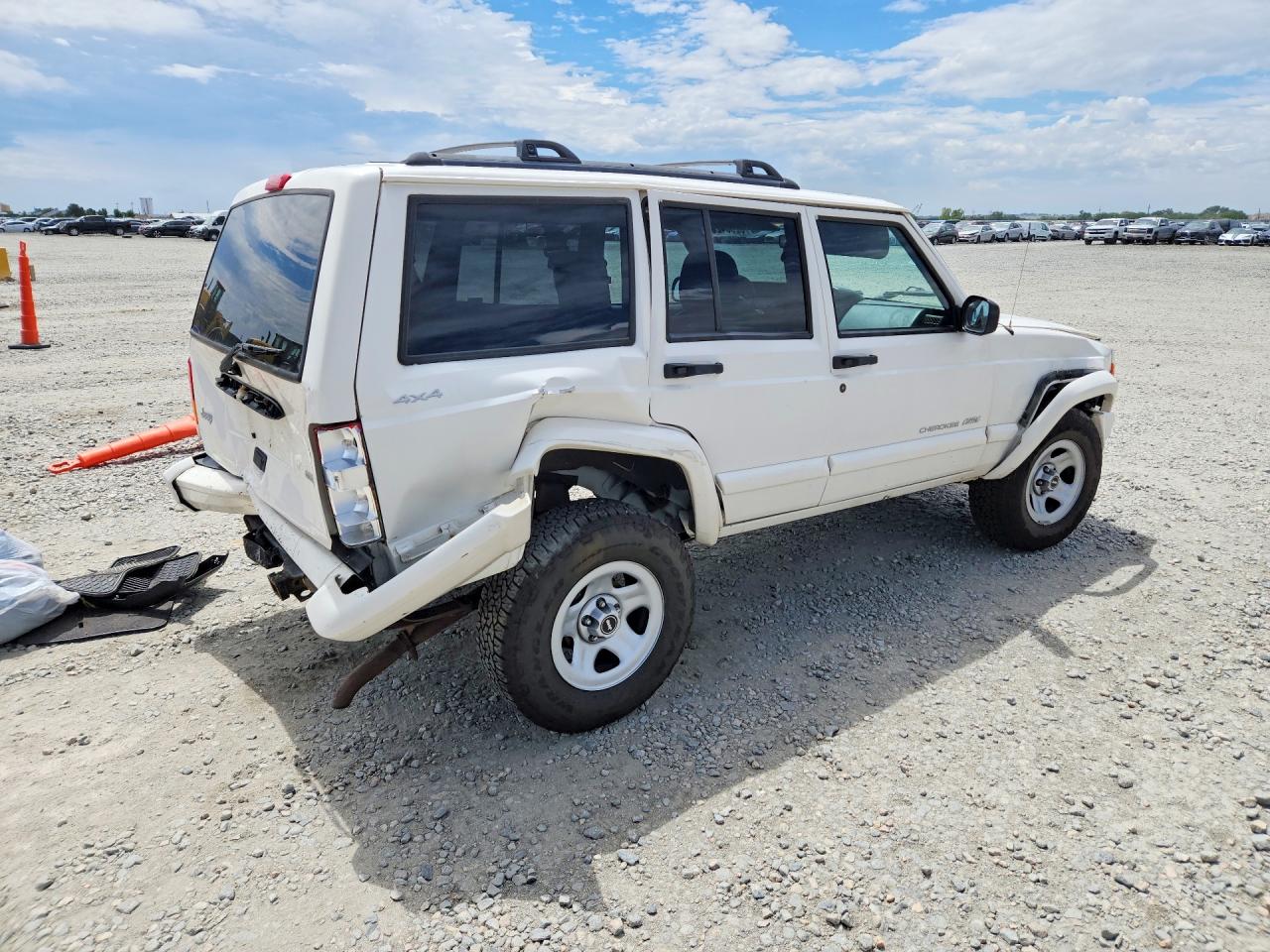 2000 Jeep Cherokeecl White vin: 1J4FF58S5YL151237