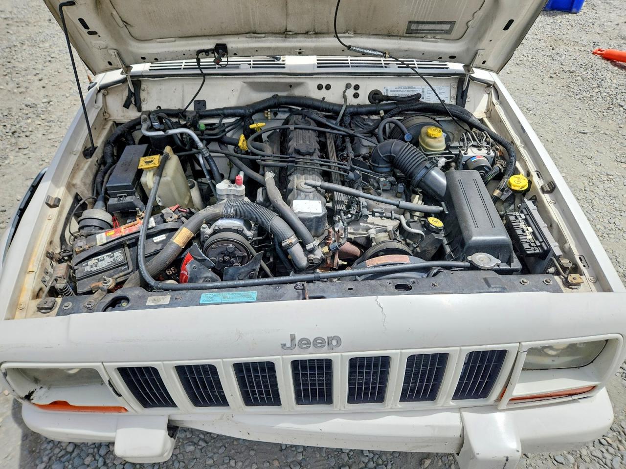2000 Jeep Cherokeecl White vin: 1J4FF58S5YL151237