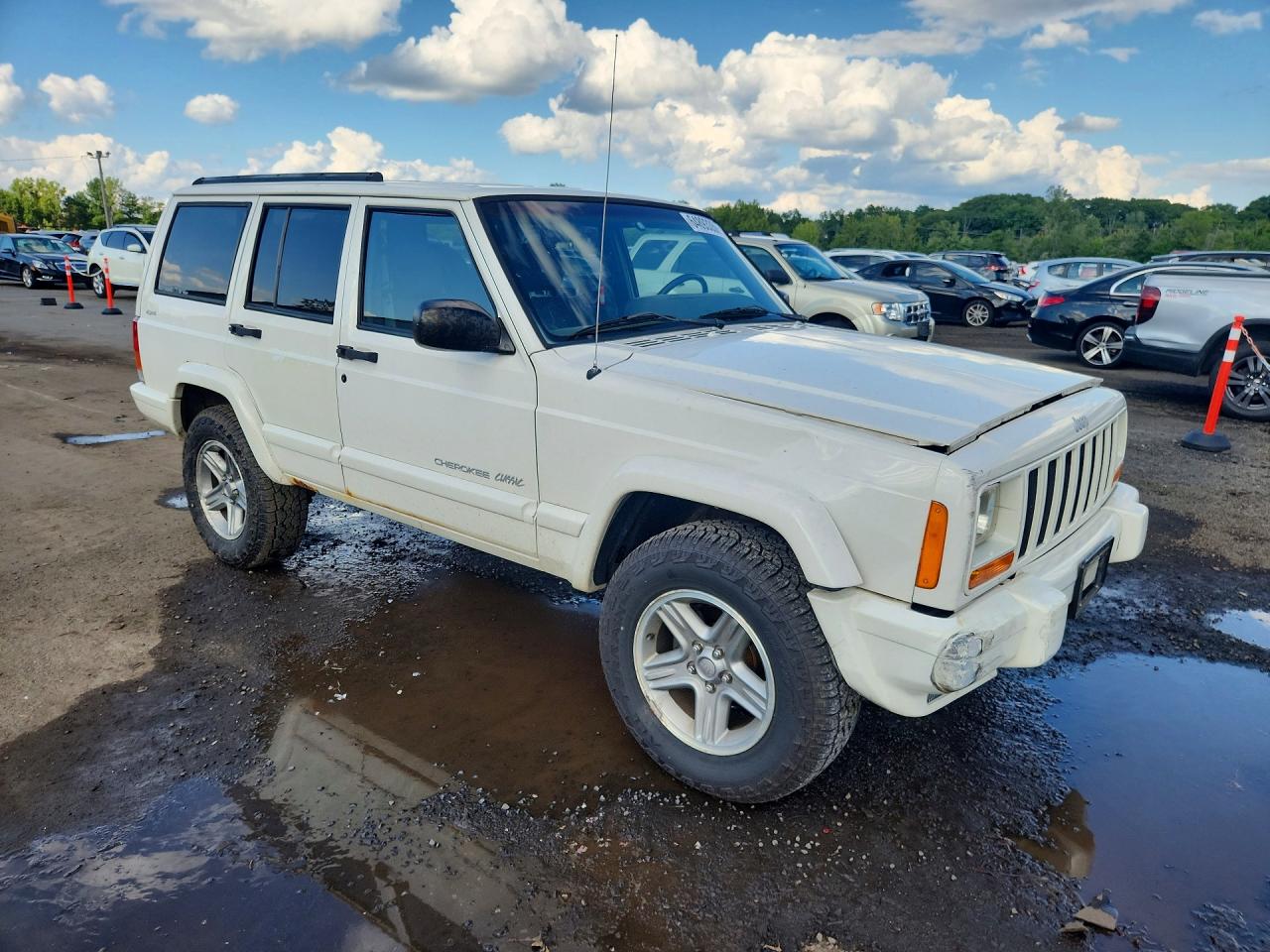 2001 Jeep Cherokee Classic White vin: 1J4FF58S71L518600