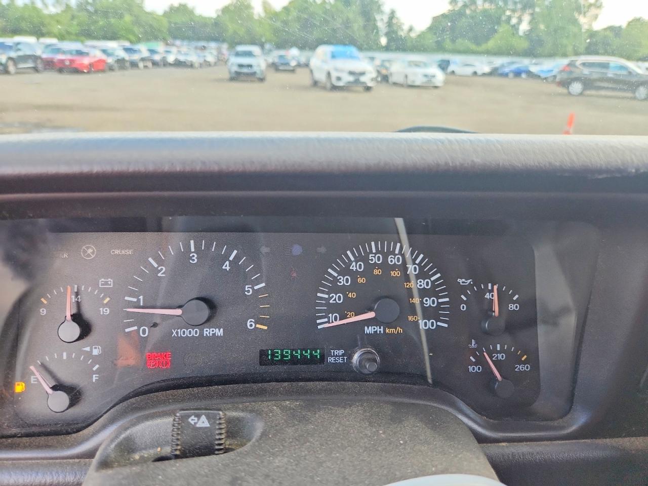 2001 Jeep Cherokee Classic White vin: 1J4FF58S71L518600