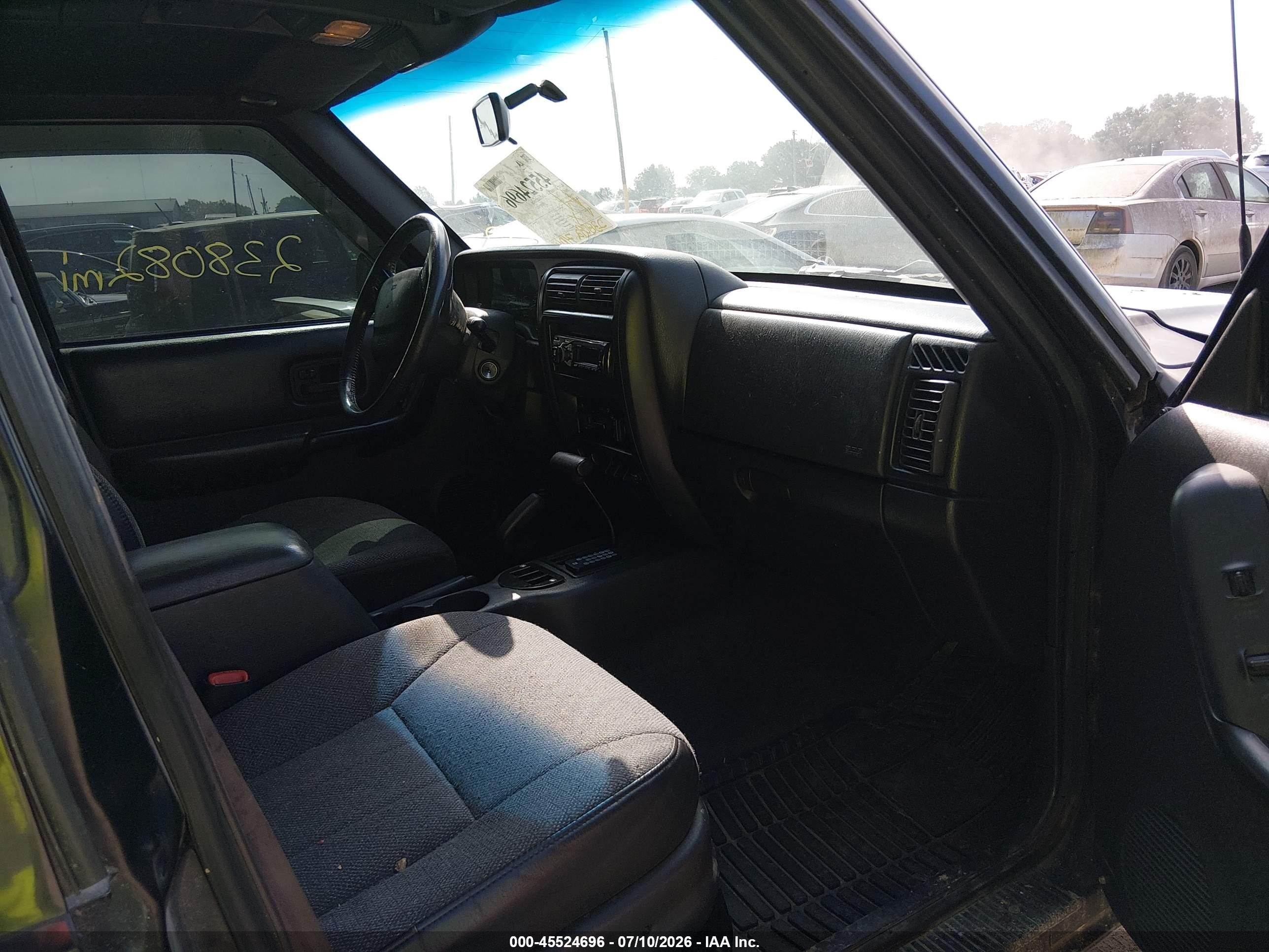 2000 Jeep Cherokee Classic Black vin: 1J4FF58S7YL230960