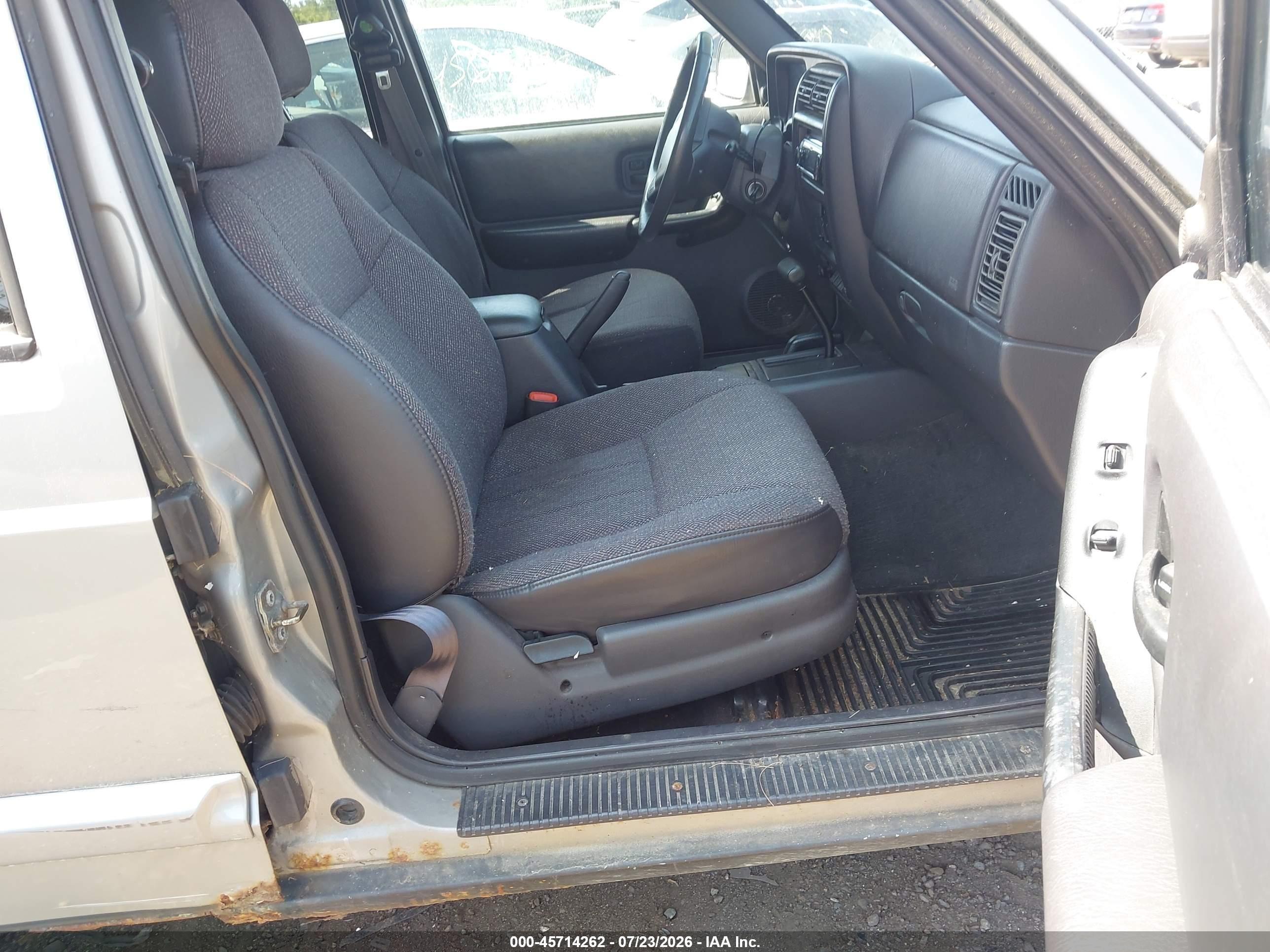 2000 Jeep Cherokee Classic Gray vin: 1J4FF58S7YL233535