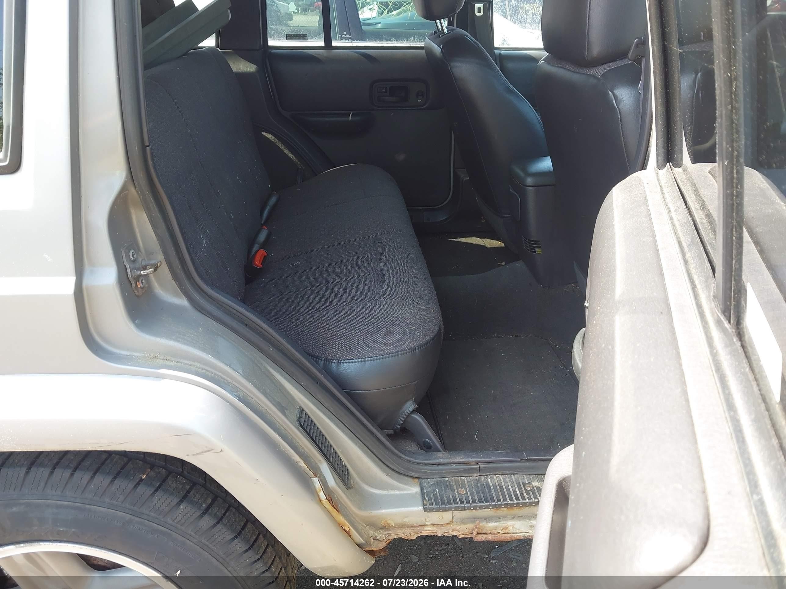2000 Jeep Cherokee Classic Gray vin: 1J4FF58S7YL233535