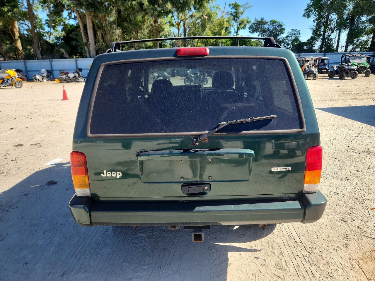 2001 Jeep Cherokee Classic Green vin: 1J4FF58SX1L621476