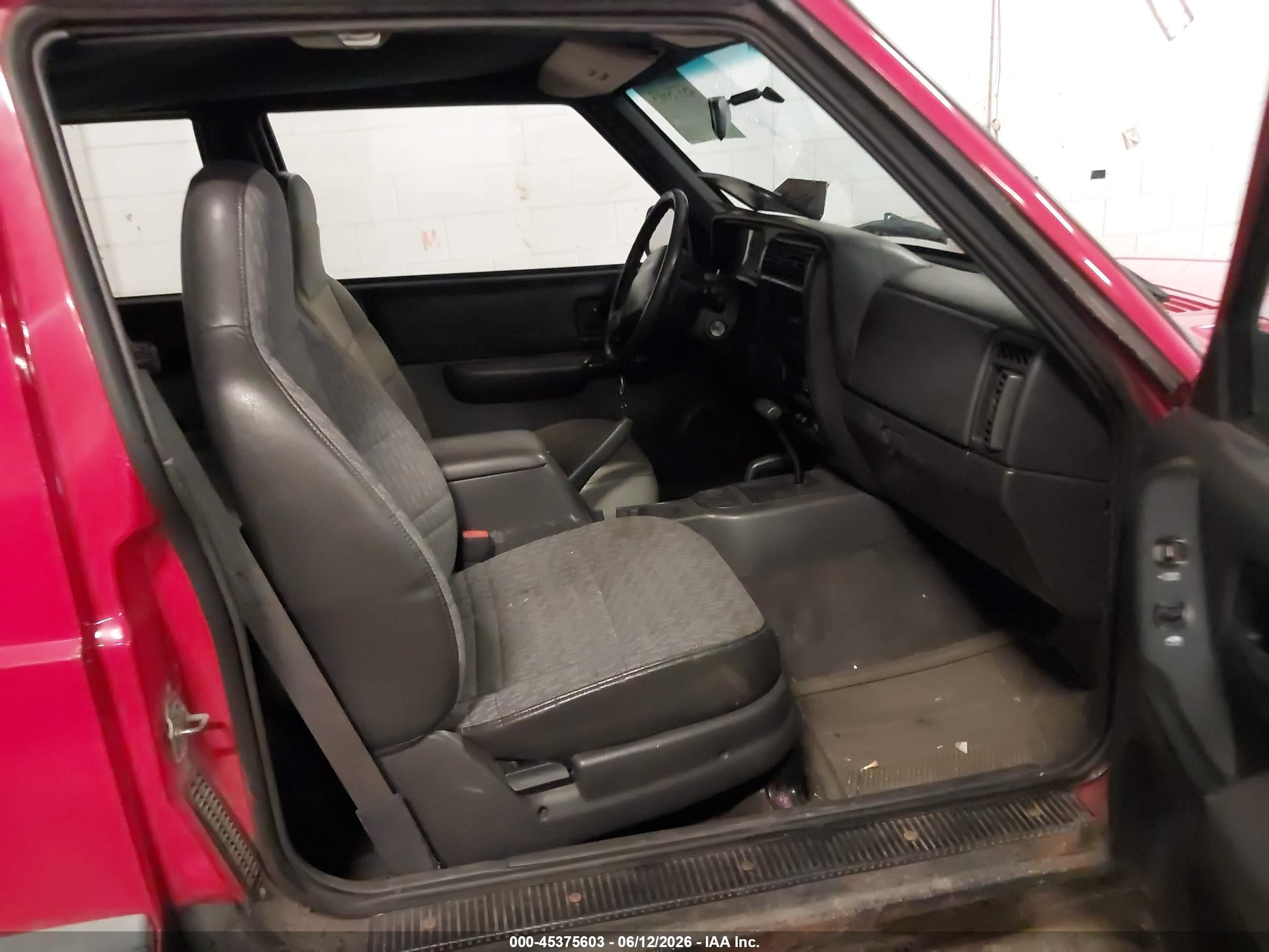 1999 Jeep Cherokee Sport Red vin: 1J4FF67S0XL512962