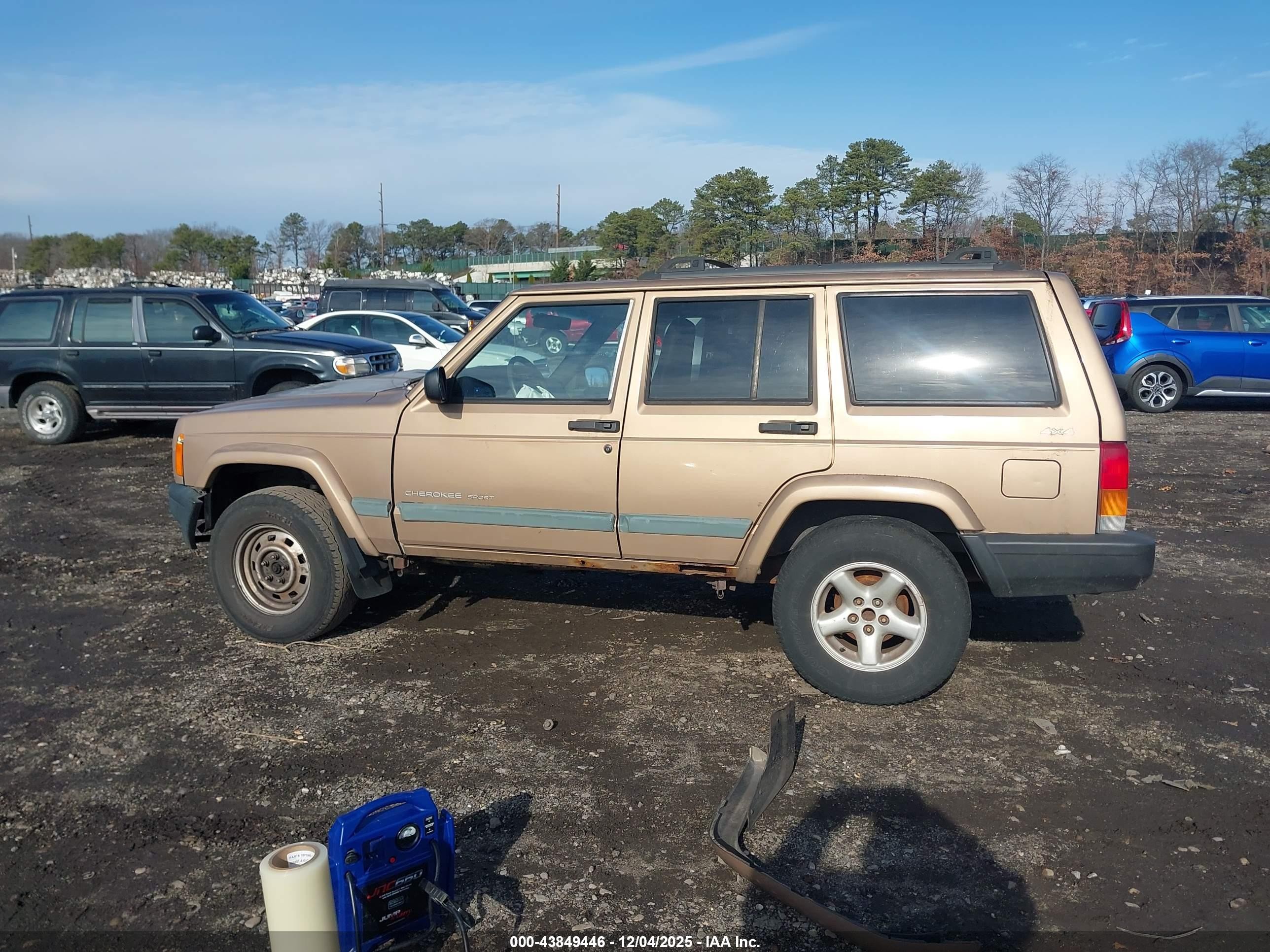 1999 Jeep Cherokee Sport/classic Dark Brown vin: 1J4FF68S1XL513794