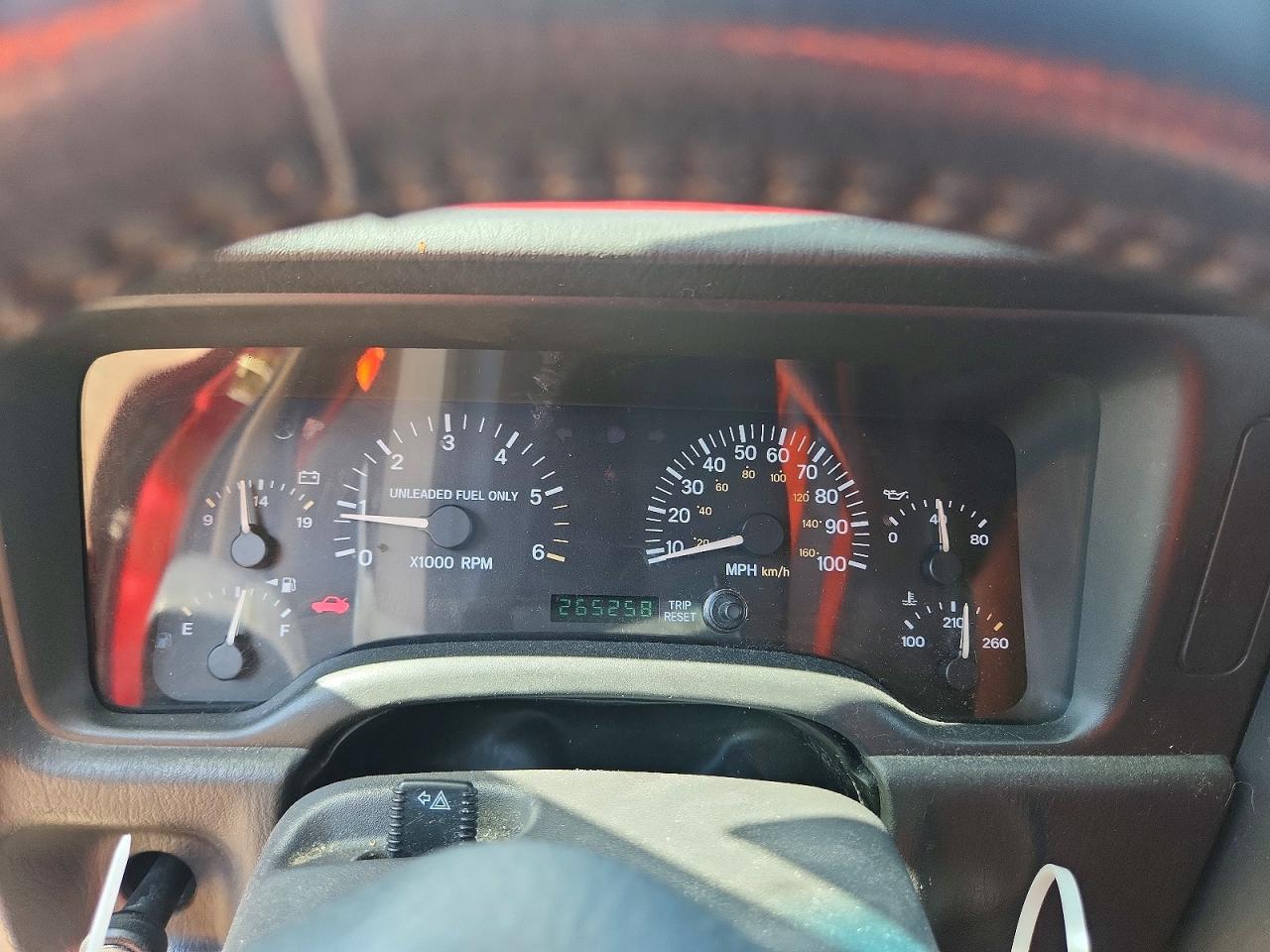 1999 Jeep Cherokee Sport Red vin: 1J4FF68S6XL550551