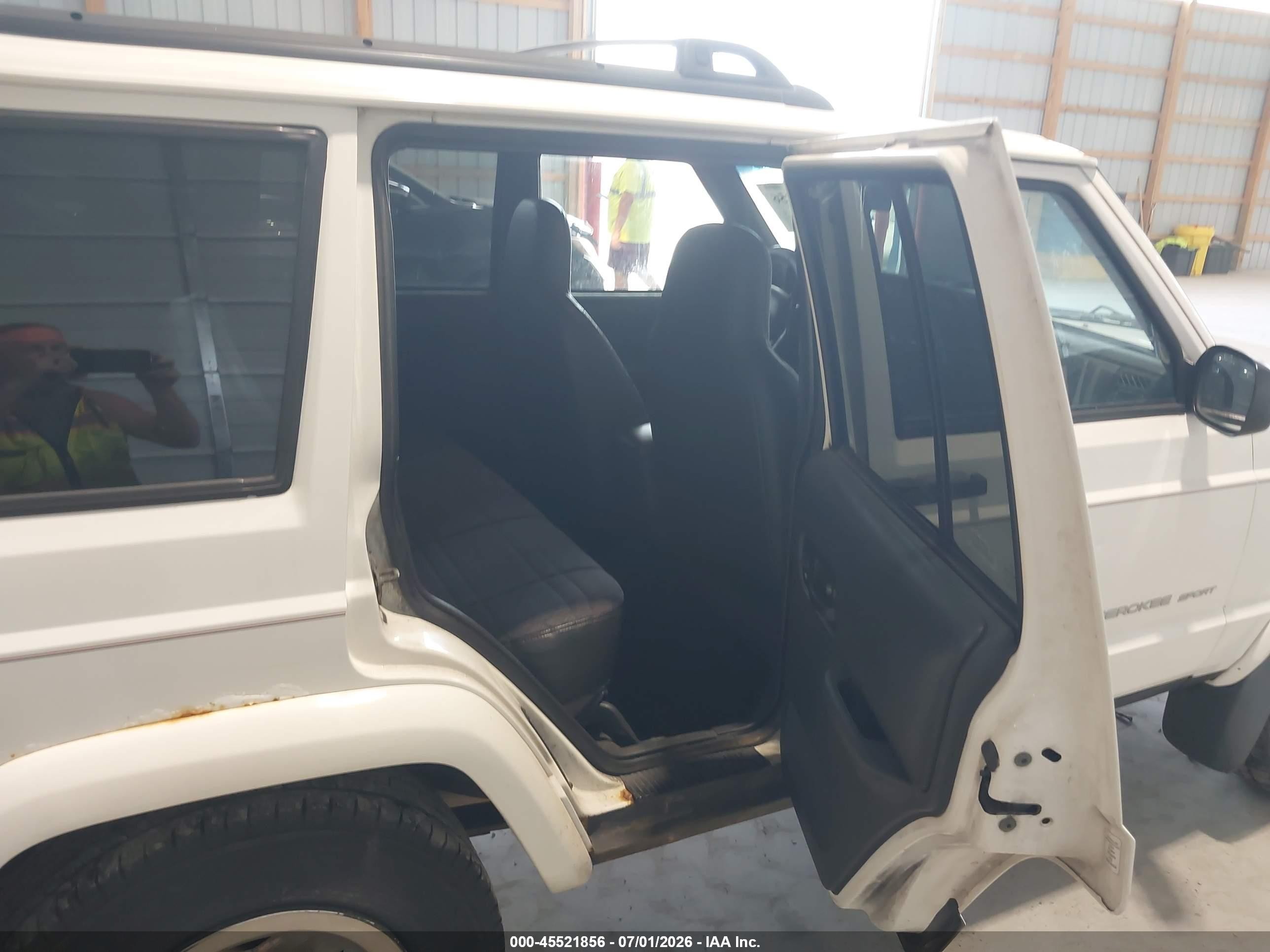 1999 Jeep Cherokee Classic/sport Белый vin: 1J4FF68S7XL561087