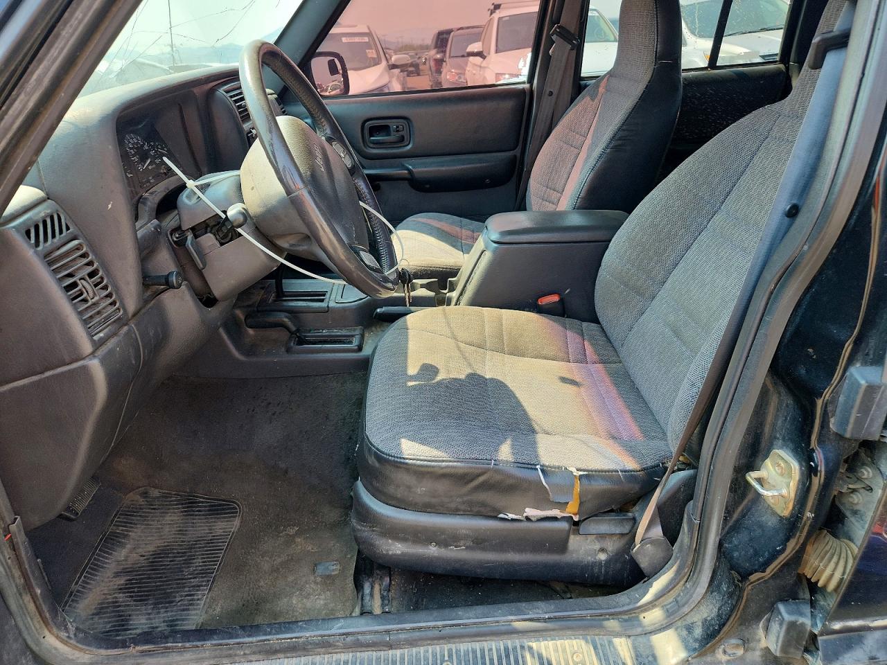1999 Jeep Cherokee Sport Черный vin: 1J4FF68SXXL669333