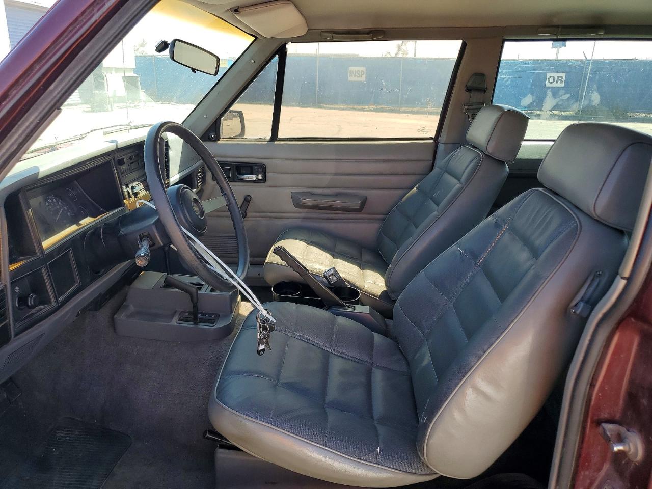 1993 Jeep Cherokee Maroon vin: 1J4FJ27S4PL562416