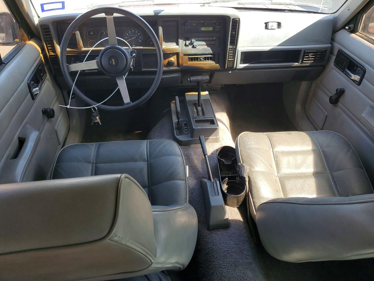 1993 Jeep Cherokee Maroon vin: 1J4FJ27S4PL562416