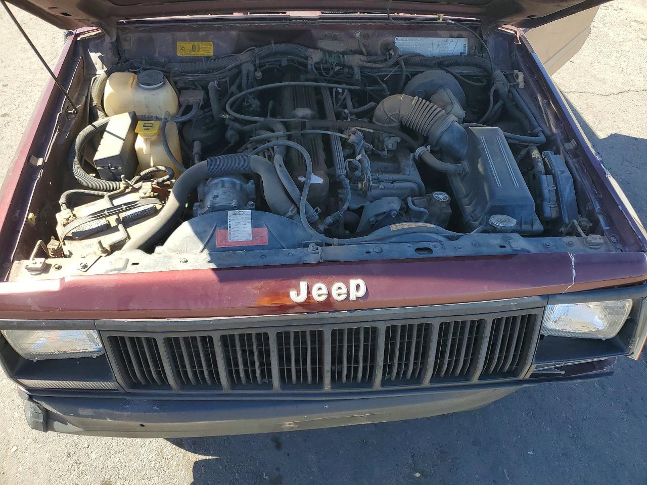 1993 Jeep Cherokee Maroon vin: 1J4FJ27S4PL562416