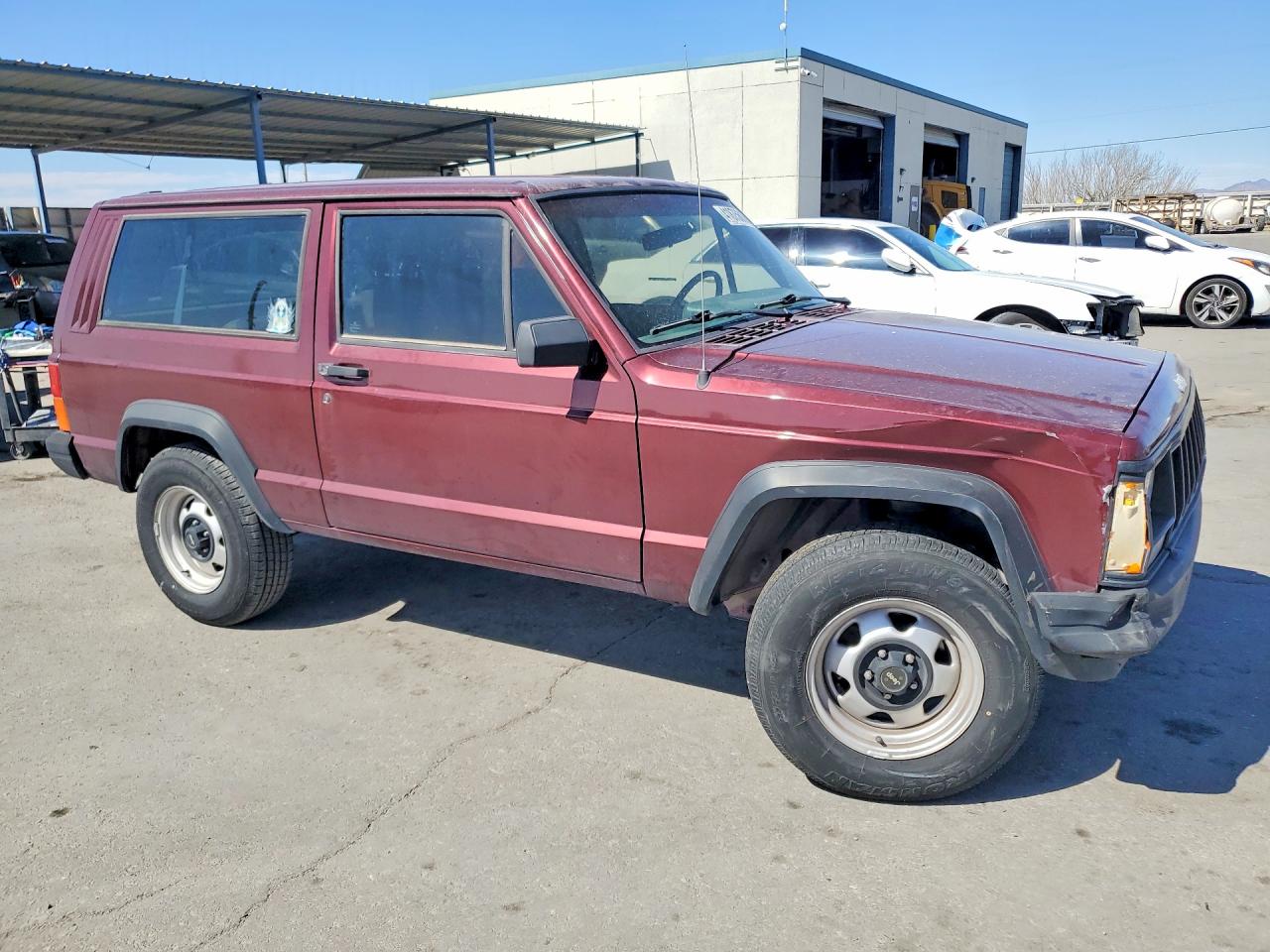 1993 Jeep Cherokee Maroon vin: 1J4FJ27S4PL562416