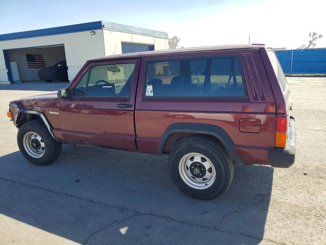1993 Jeep Cherokee Maroon vin: 1J4FJ27S4PL562416
