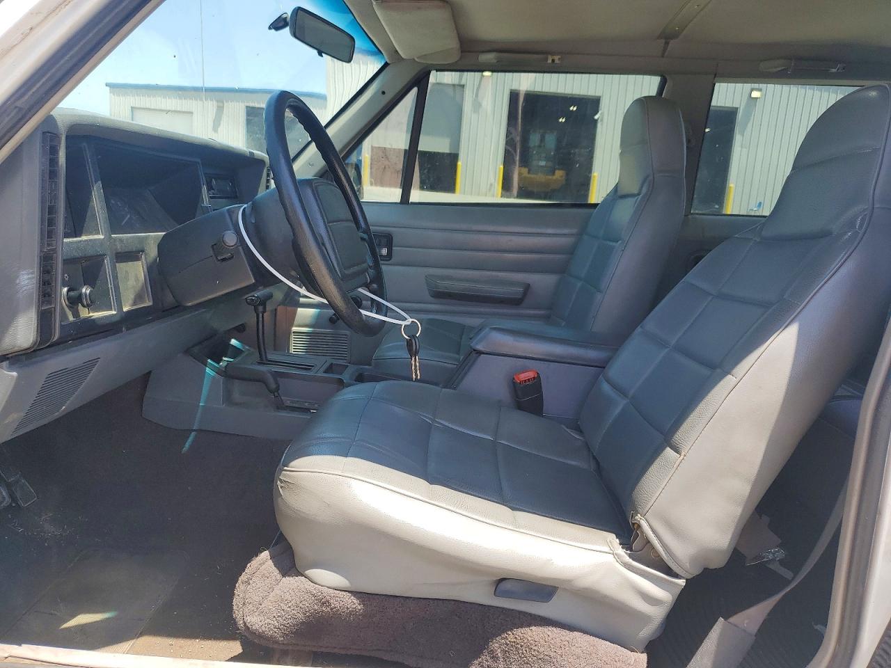 1996 Jeep Cherokee Se Белый vin: 1J4FJ27S7TL257566