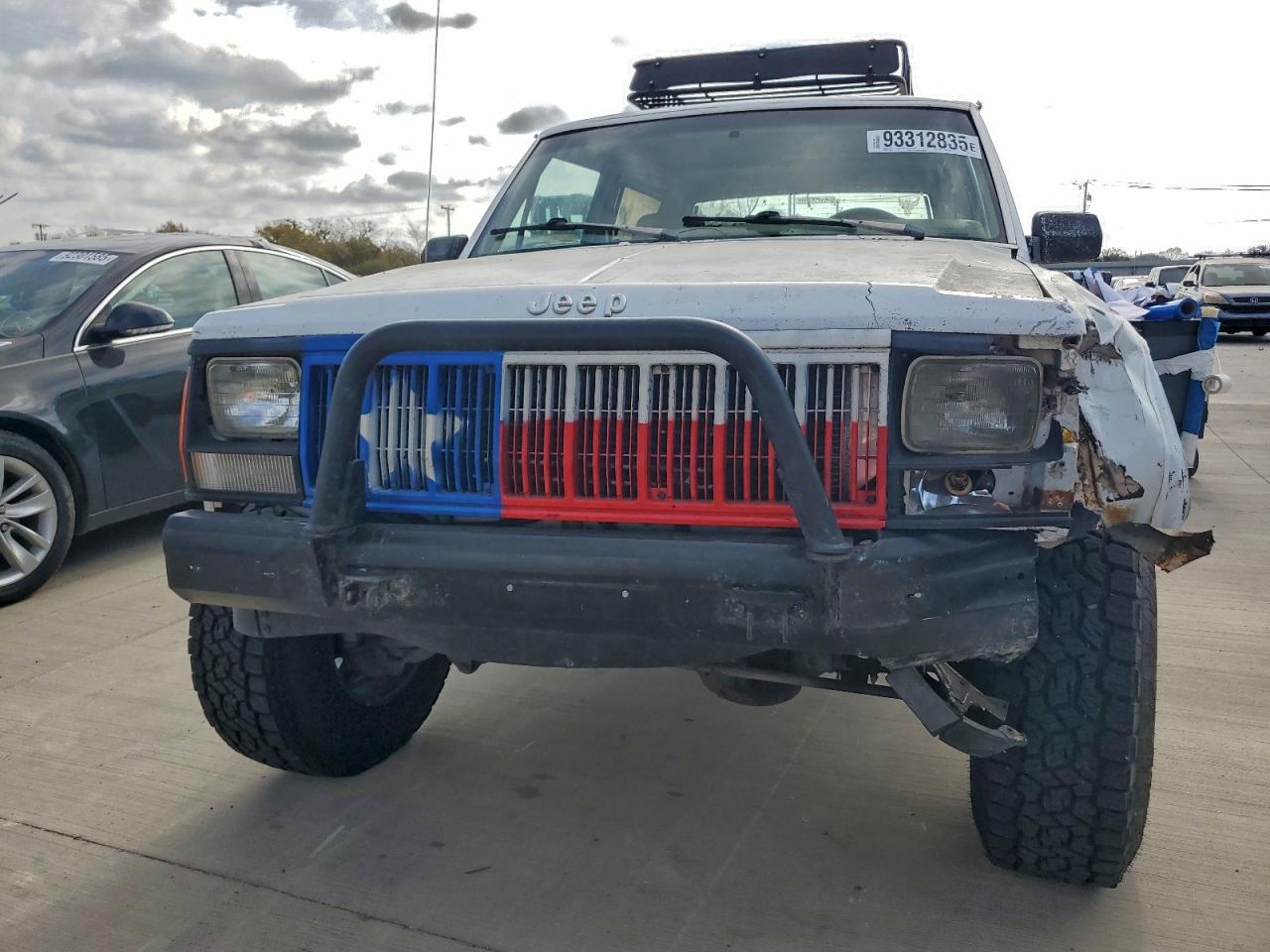 1992 Jeep Cherokee White vin: 1J4FJ27S8NL230735