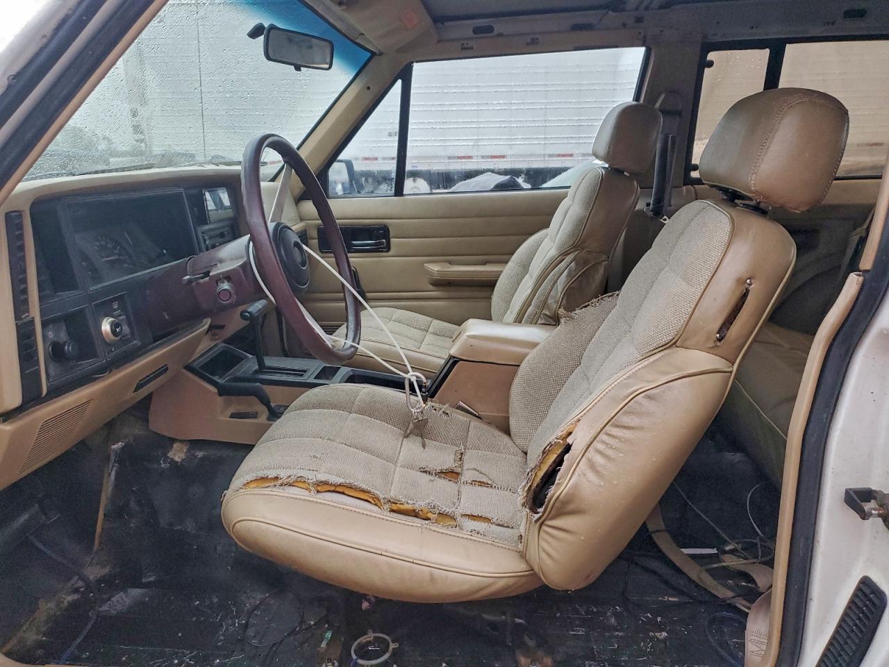 1992 Jeep Cherokee White vin: 1J4FJ27S8NL230735