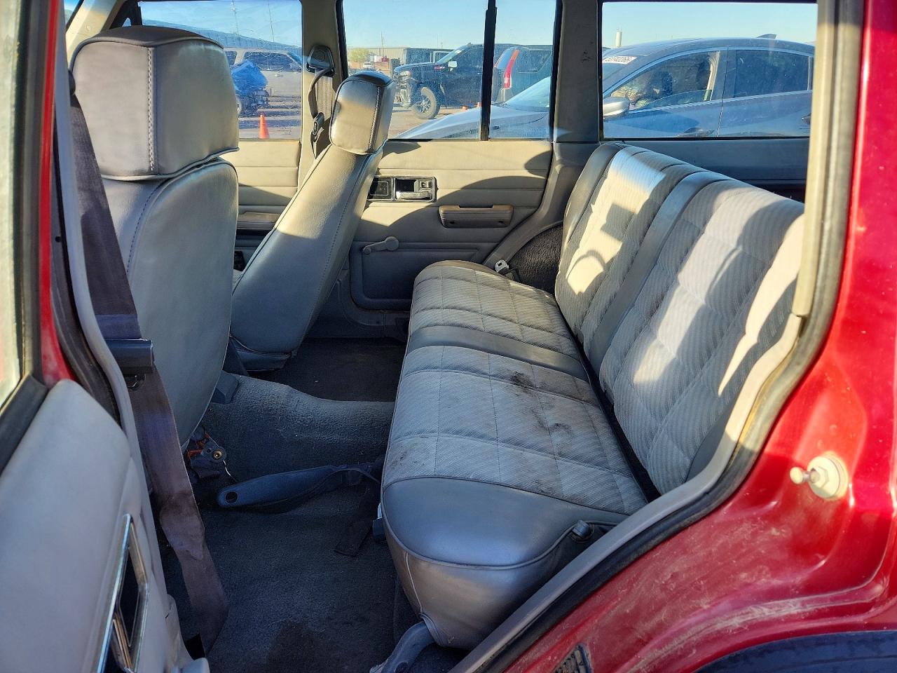1989 Jeep Cherokee Orange vin: 1J4FJ28L9KL540279