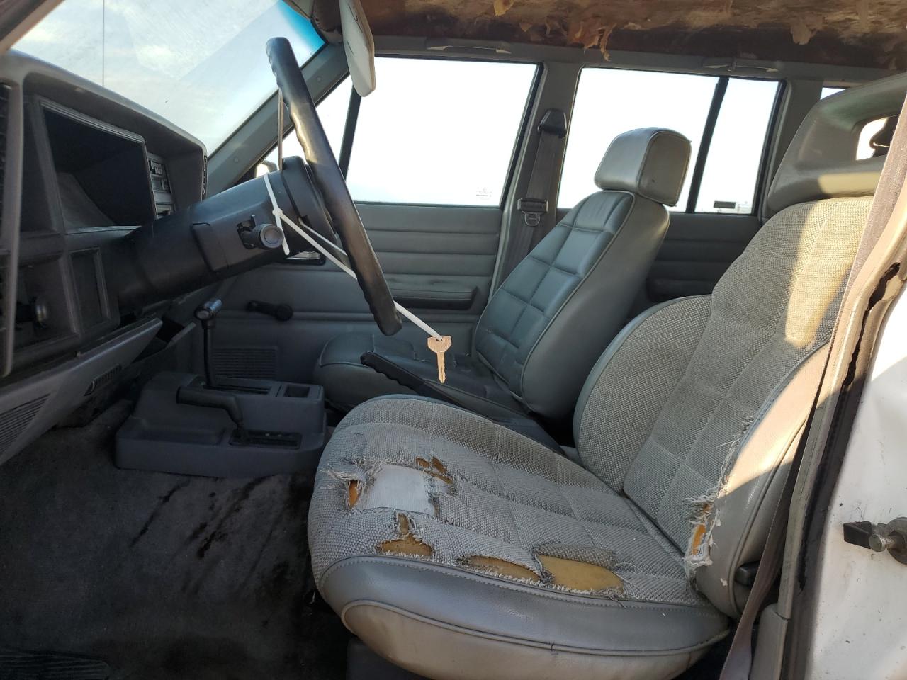 1993 Jeep Cherokee White vin: 1J4FJ28S1PL612235