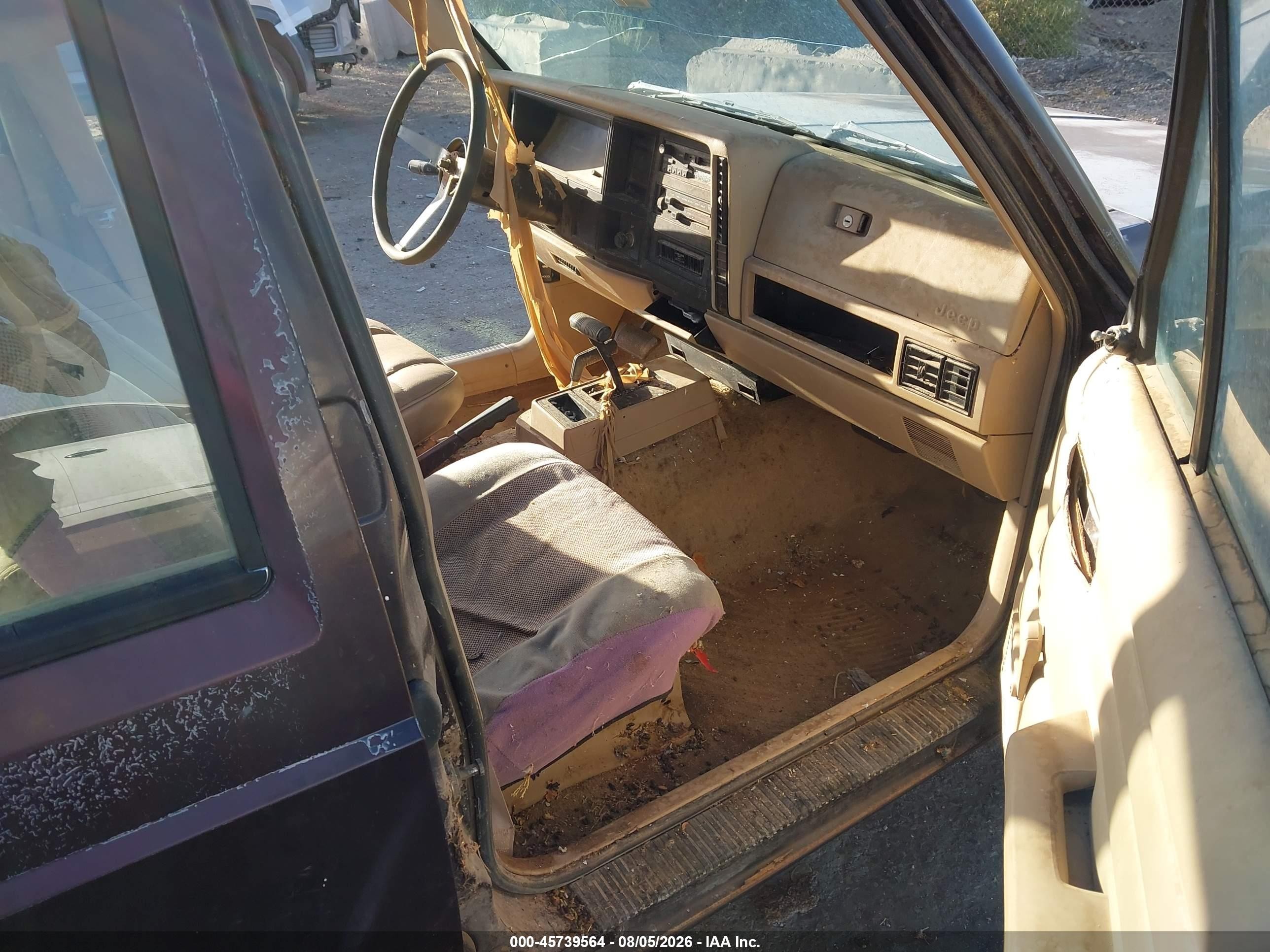 1992 Jeep Cherokee   Burgundy vin: 1J4FJ28S3NL222380