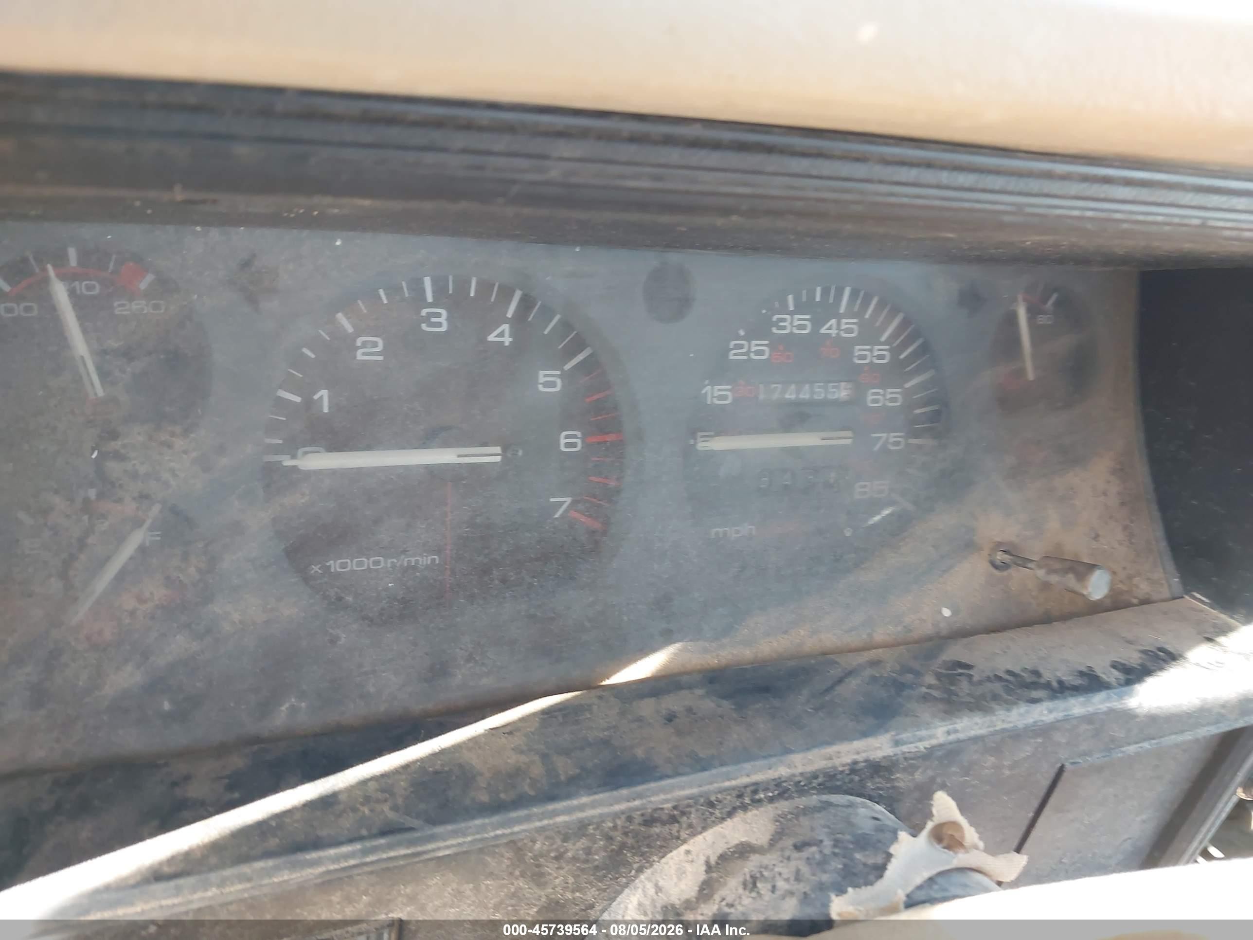 1992 Jeep Cherokee   Burgundy vin: 1J4FJ28S3NL222380