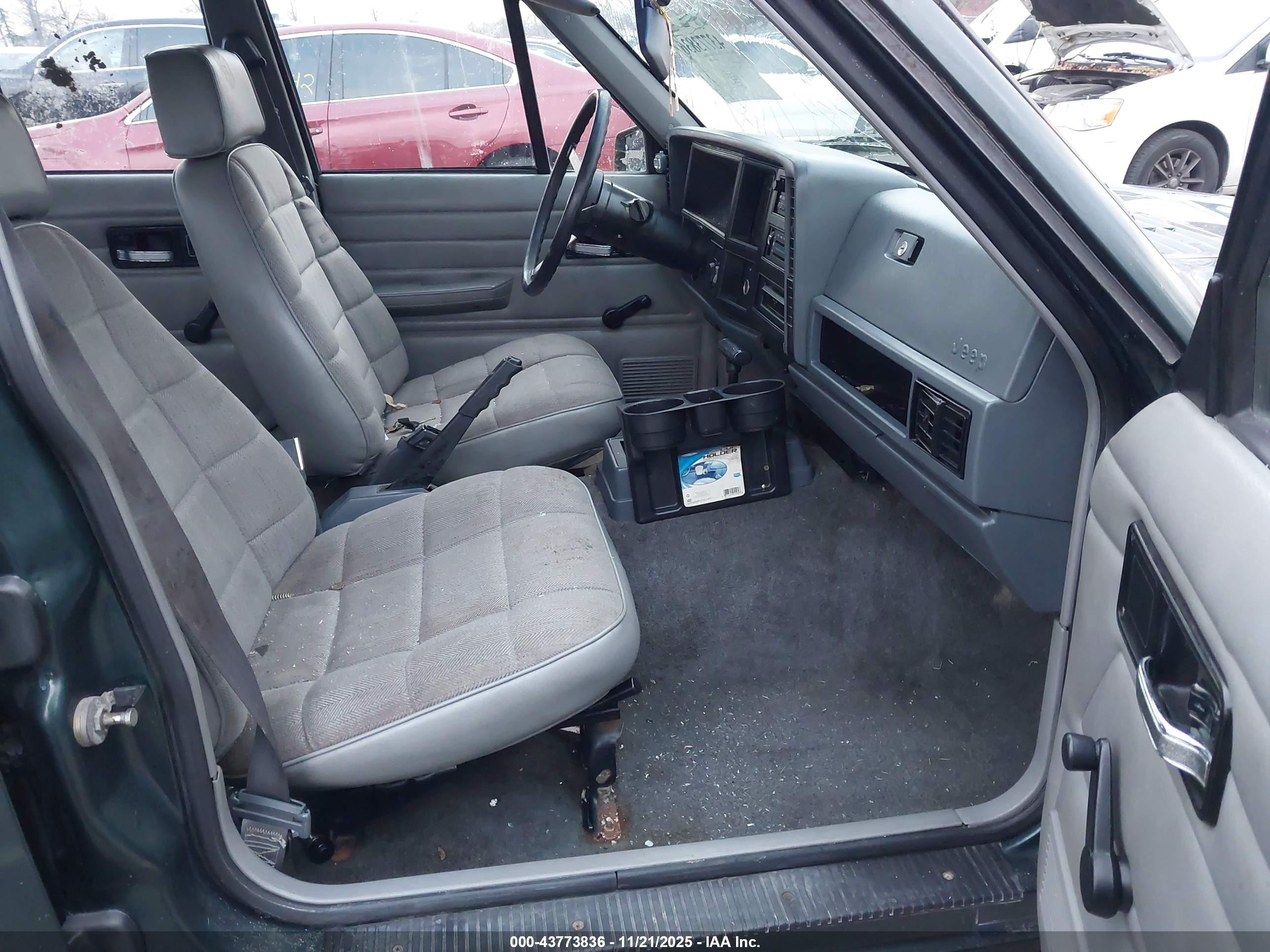 1993 Jeep Cherokee   Green vin: 1J4FJ28S3PL538607