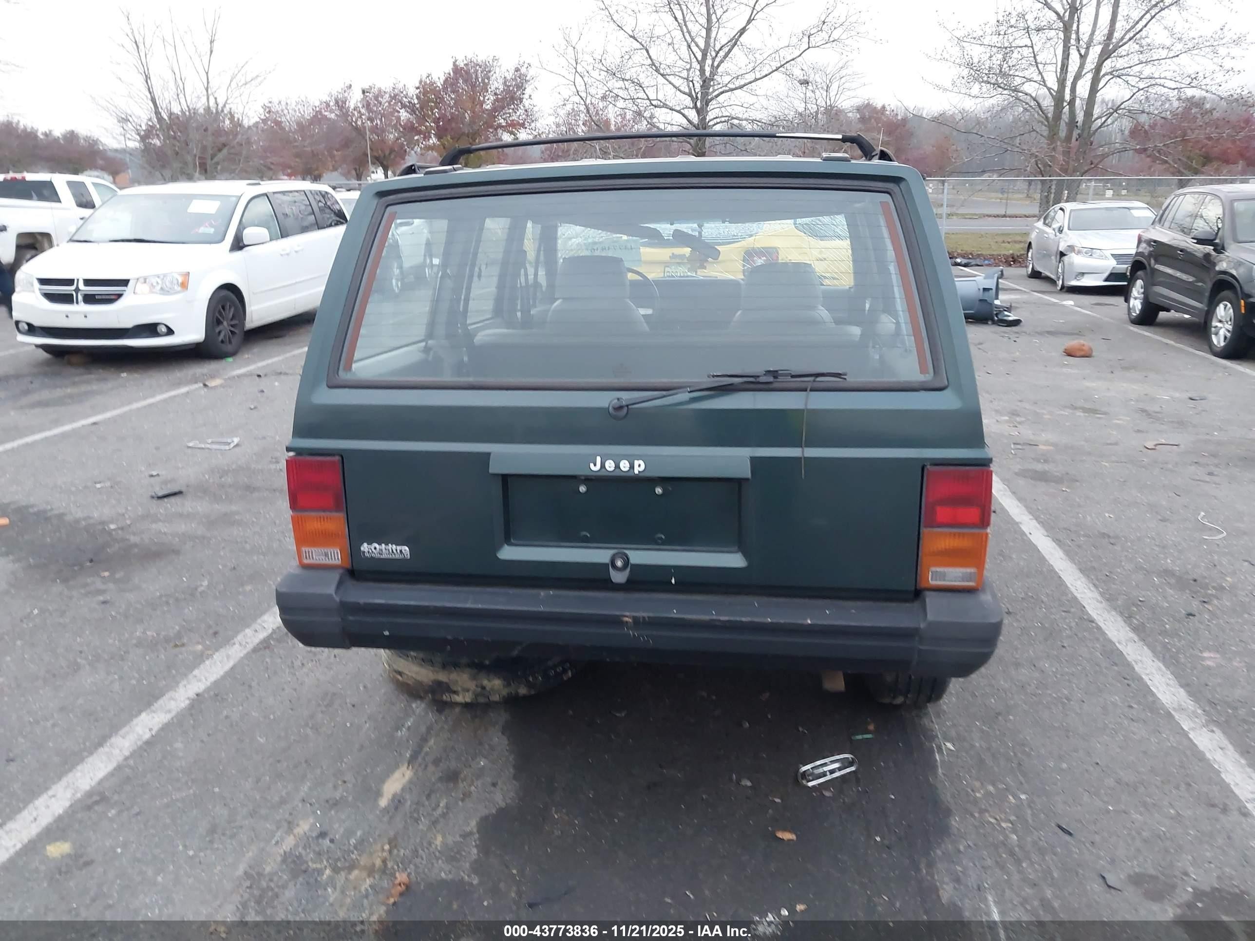 1993 Jeep Cherokee   Green vin: 1J4FJ28S3PL538607