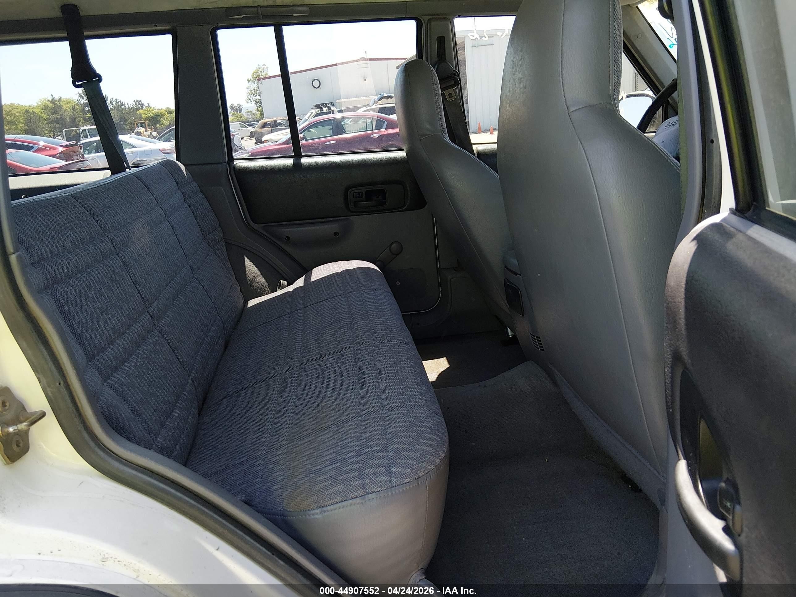 1998 Jeep Cherokee Se Белый vin: 1J4FJ28S4WL221157