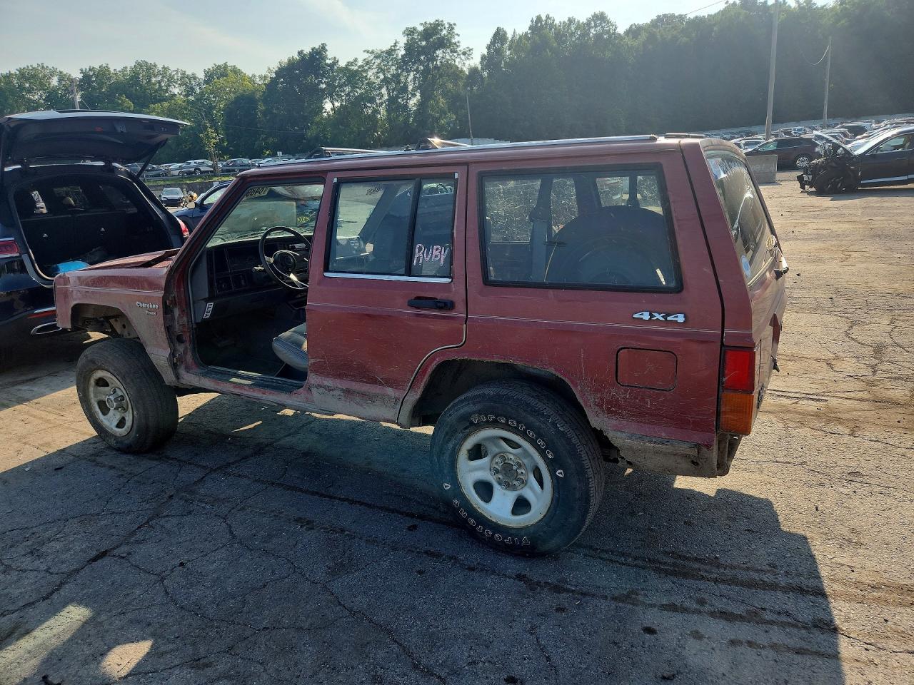 1990 Jeep Cherokee Pioneer Красный vin: 1J4FJ38L5LL279028