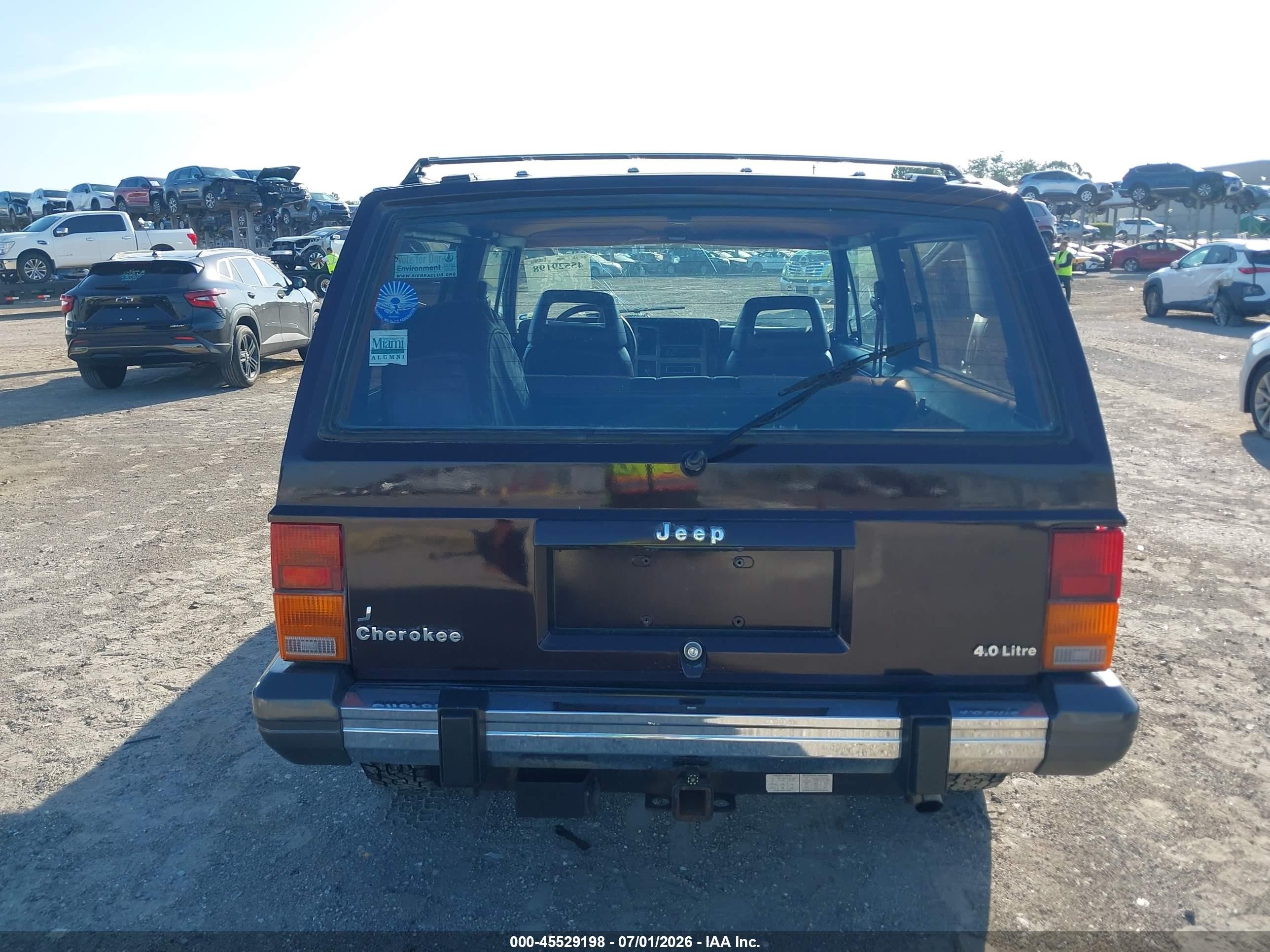 1989 Jeep Cherokee Laredo Burgundy vin: 1J4FJ57LXKL596668