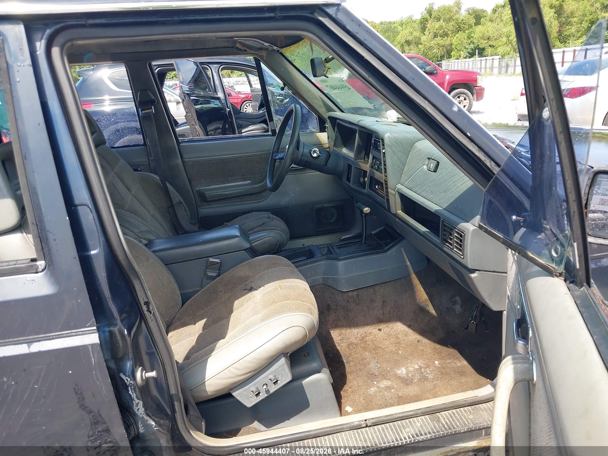 1990 Jeep Cherokee Laredo Black vin: 1J4FJ58L4LL251457