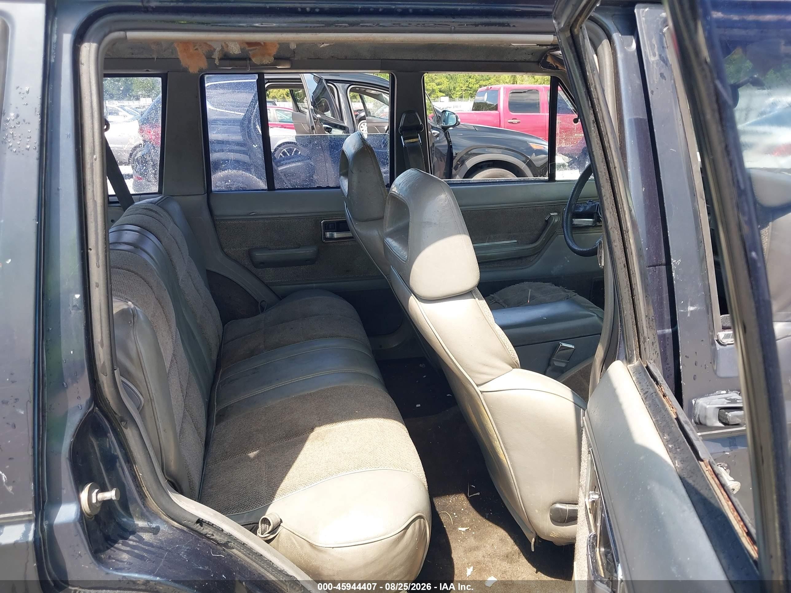 1990 Jeep Cherokee Laredo Black vin: 1J4FJ58L4LL251457