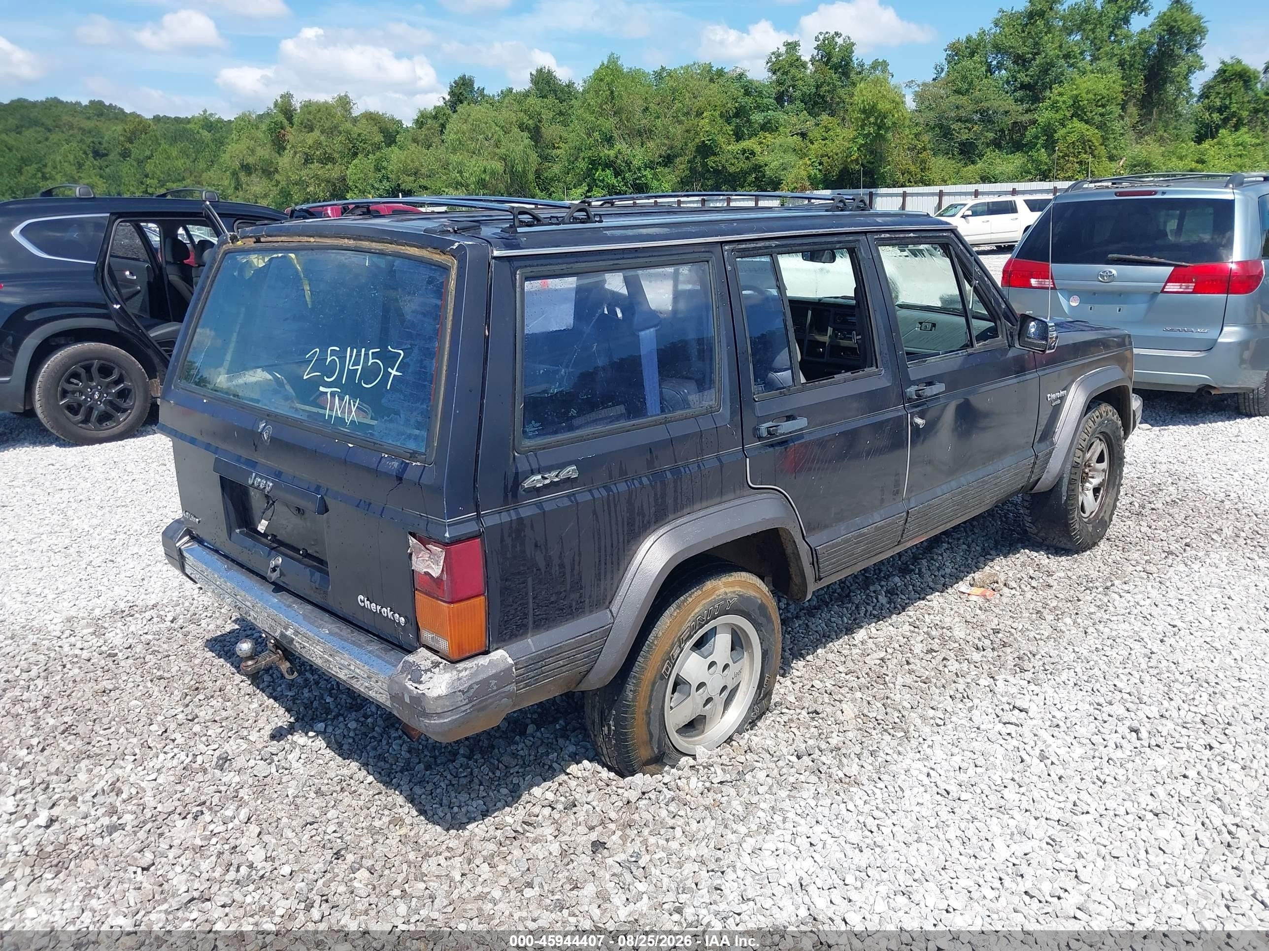 1990 Jeep Cherokee Laredo Black vin: 1J4FJ58L4LL251457