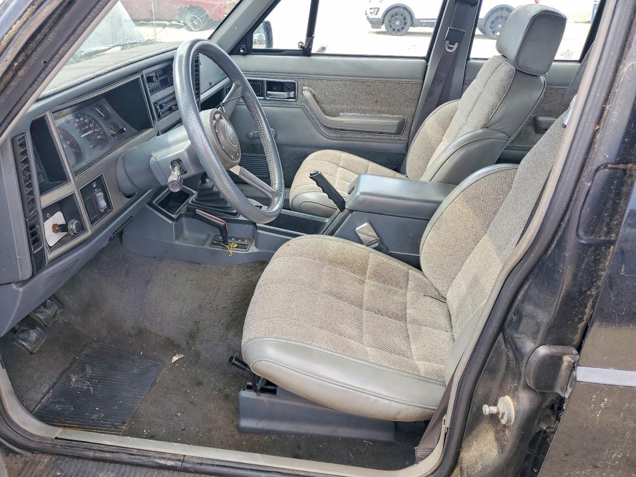 1989 Jeep Cherokee Laredo Black vin: 1J4FJ58L6KL596486