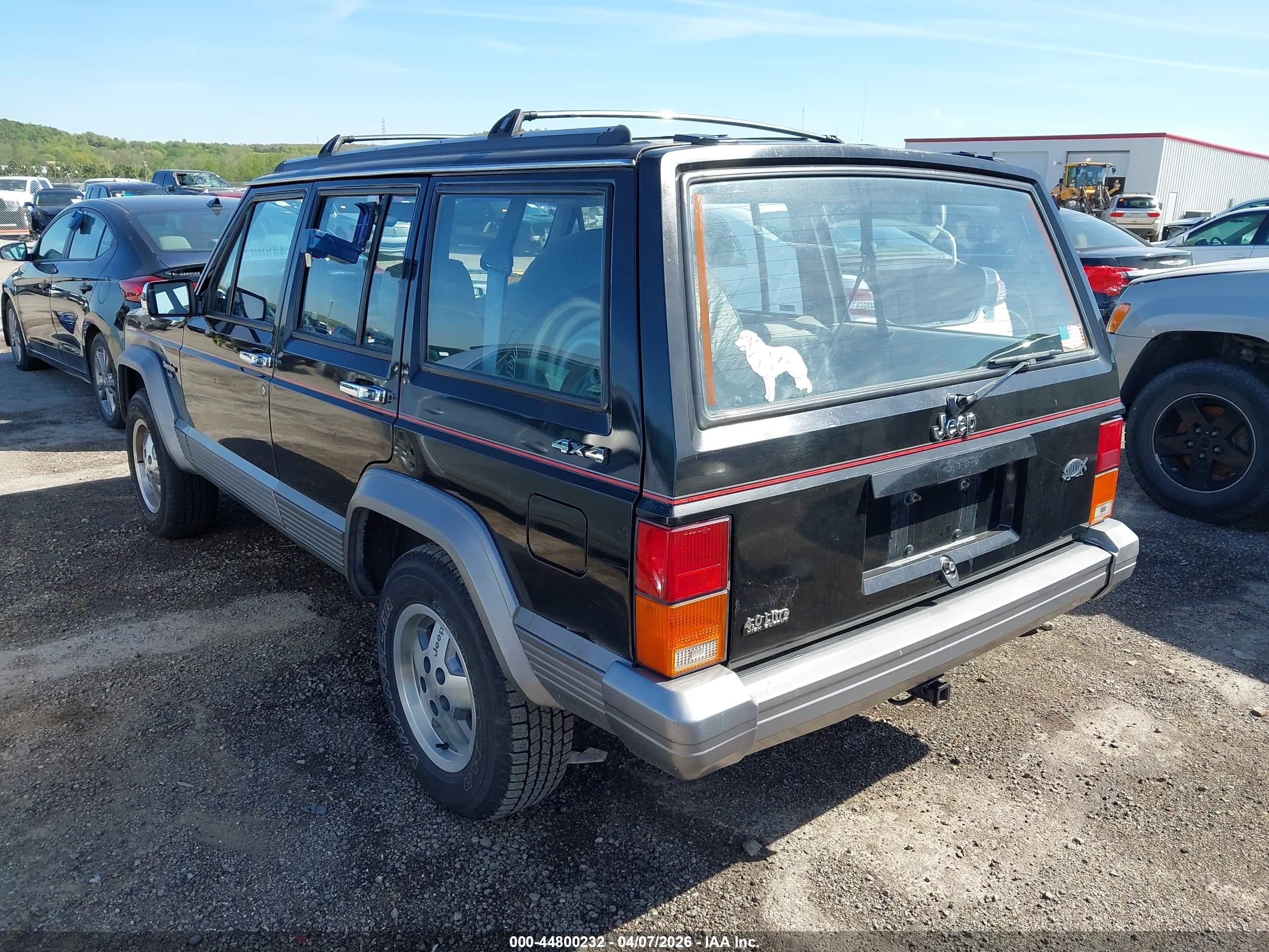 1992 Jeep Cherokee Laredo Black vin: 1J4FJ58S1NL183273