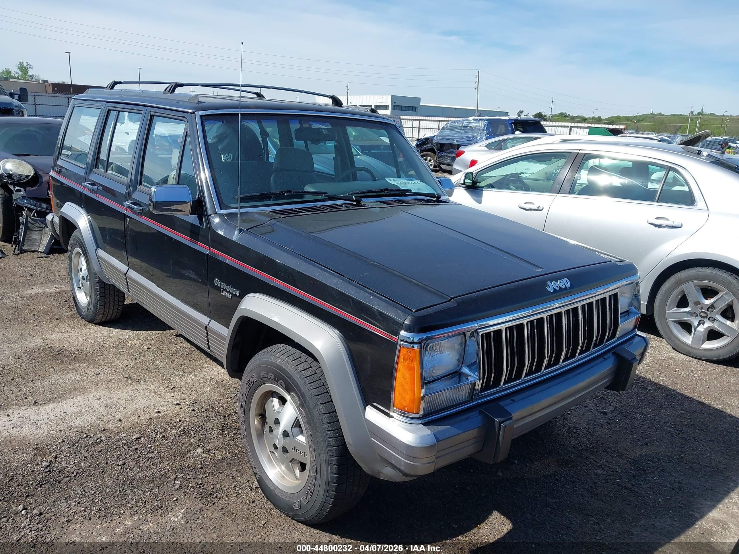 1992 Jeep Cherokee Laredo Black vin: 1J4FJ58S1NL183273