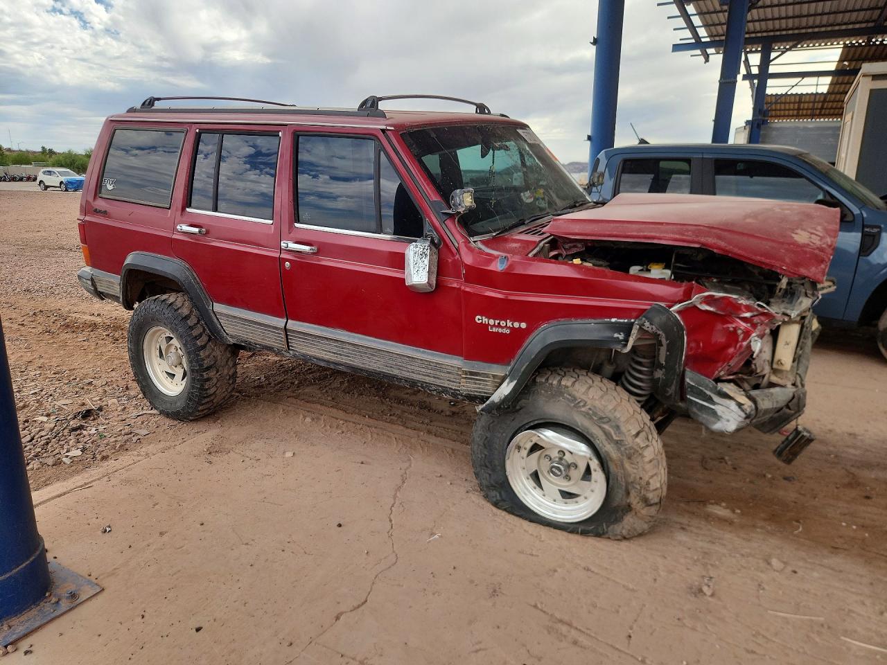 1992 Jeep Cherokee Laredo Red vin: 1J4FJ58S4NL178620
