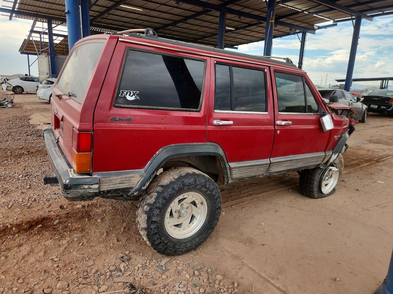 1992 Jeep Cherokee Laredo Red vin: 1J4FJ58S4NL178620