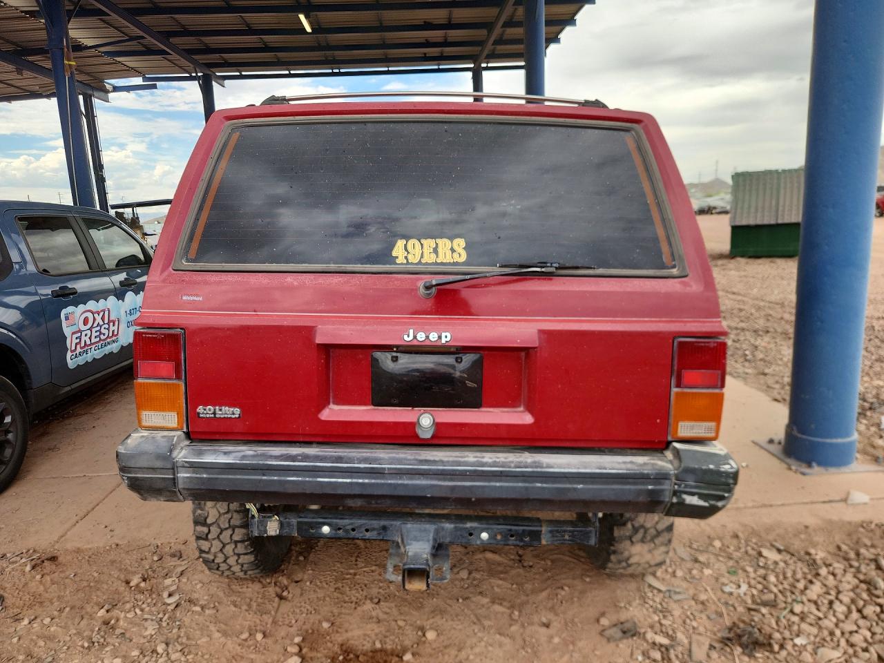 1992 Jeep Cherokee Laredo Red vin: 1J4FJ58S4NL178620