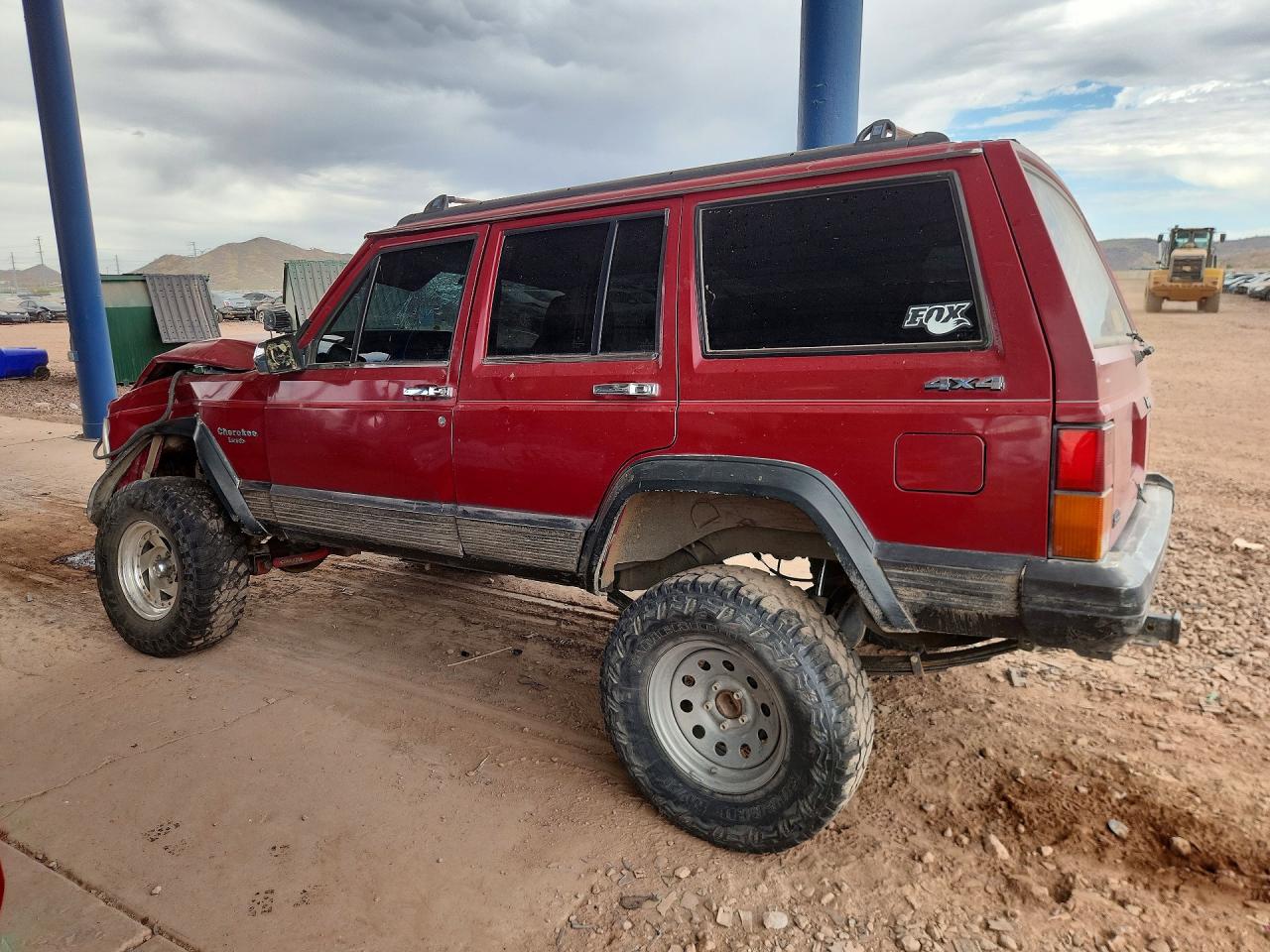1992 Jeep Cherokee Laredo Red vin: 1J4FJ58S4NL178620