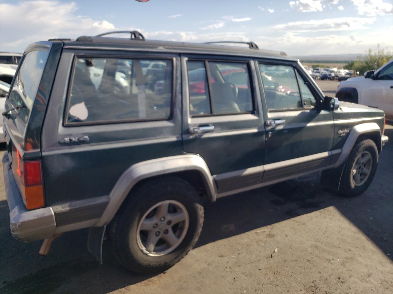 1992 Jeep Cherokee Laredo Green vin: 1J4FJ58S5NL231258