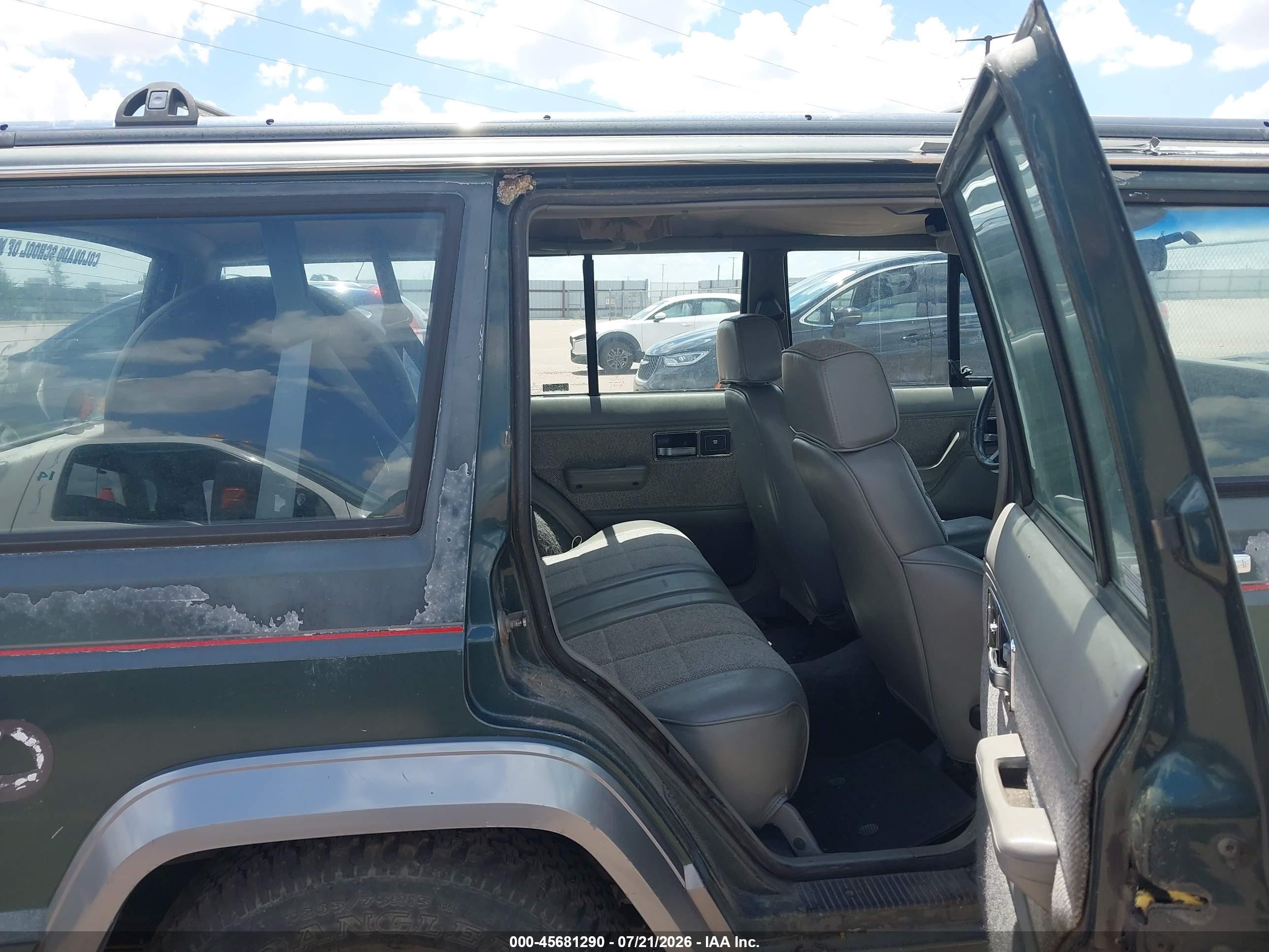1991 Jeep Cherokee Laredo Серый vin: 1J4FJ58S8ML570840