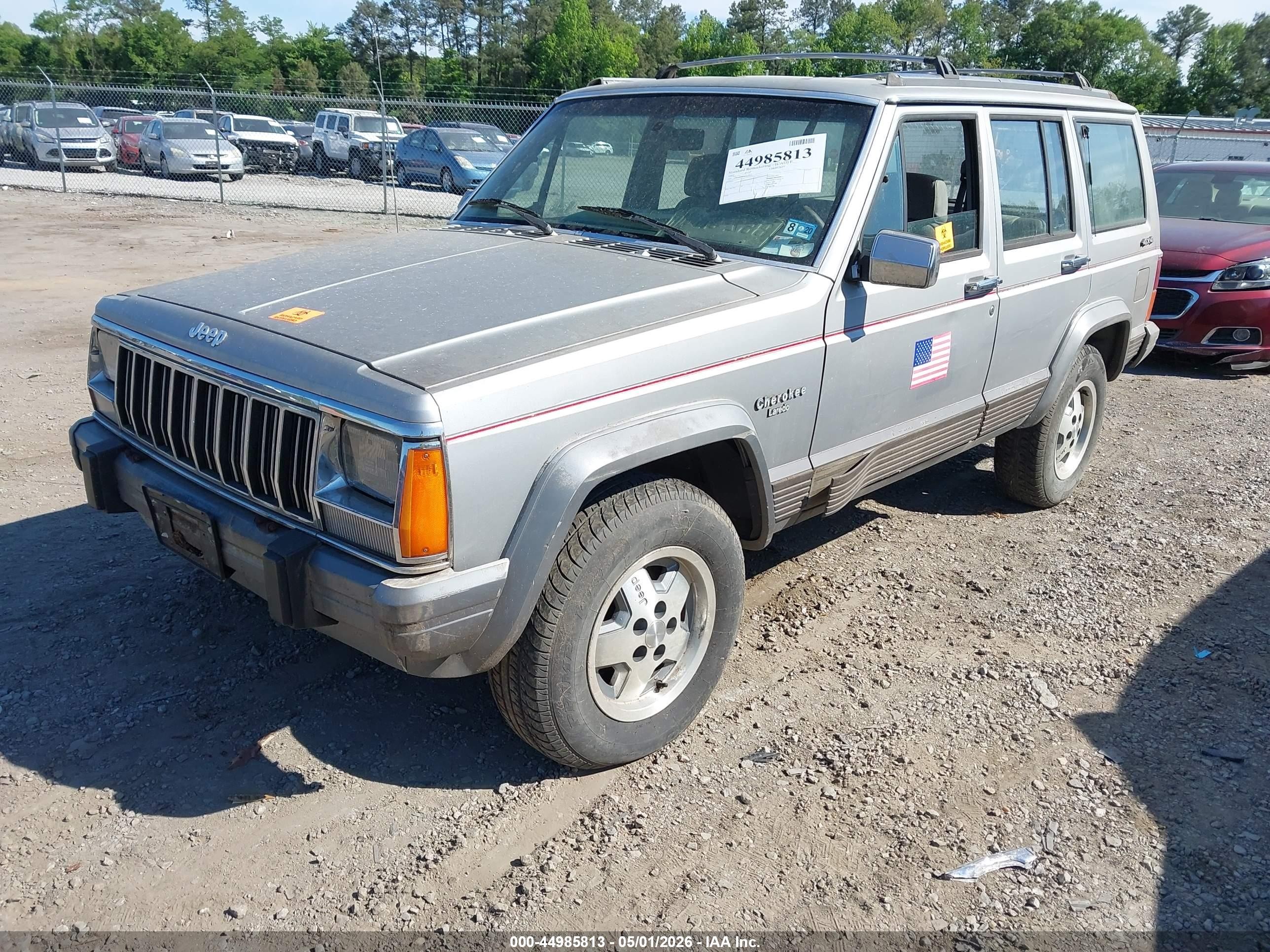 1992 Jeep Cherokee Laredo Silver vin: 1J4FJ58S8NL113804