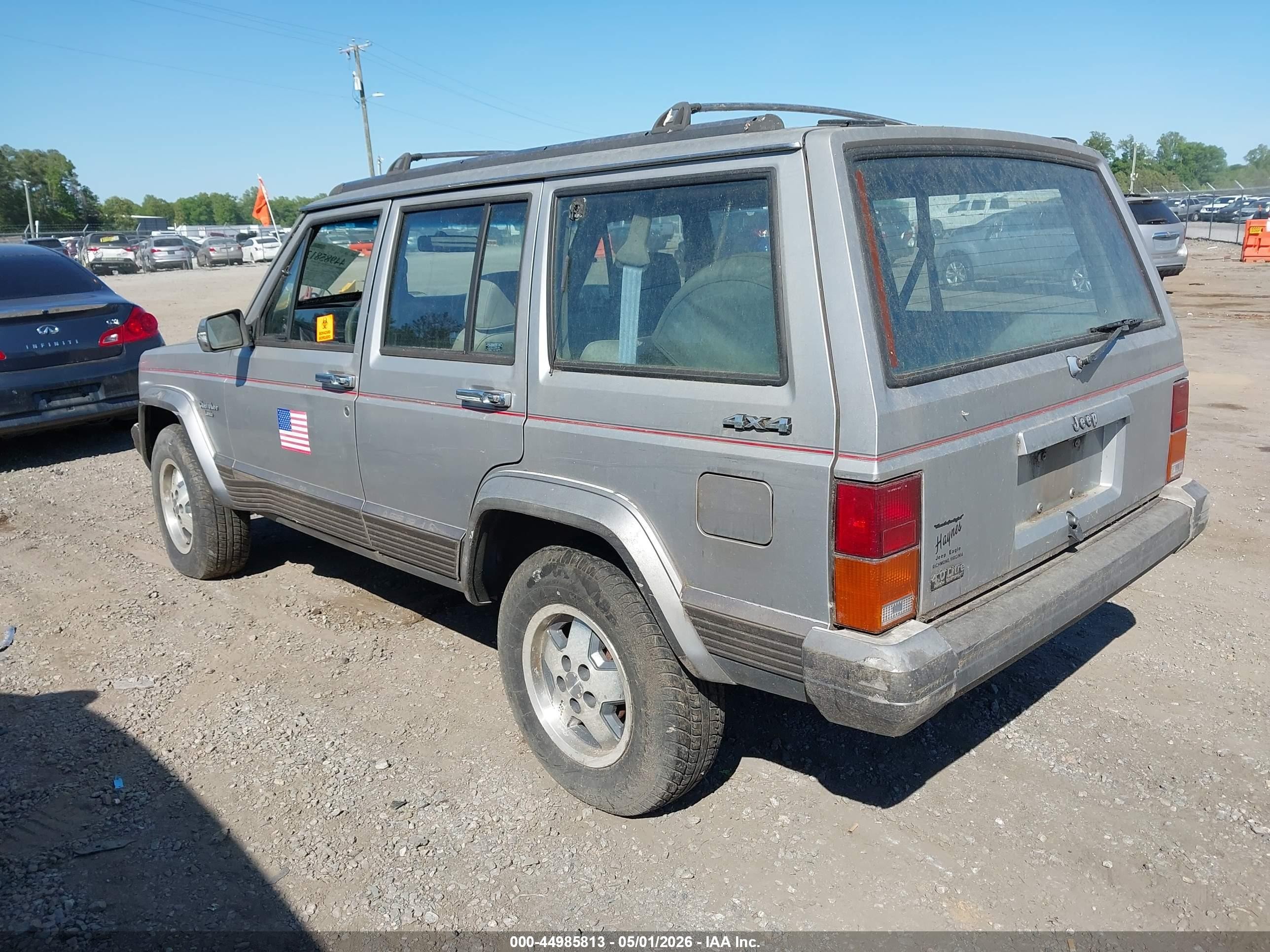 1992 Jeep Cherokee Laredo Silver vin: 1J4FJ58S8NL113804