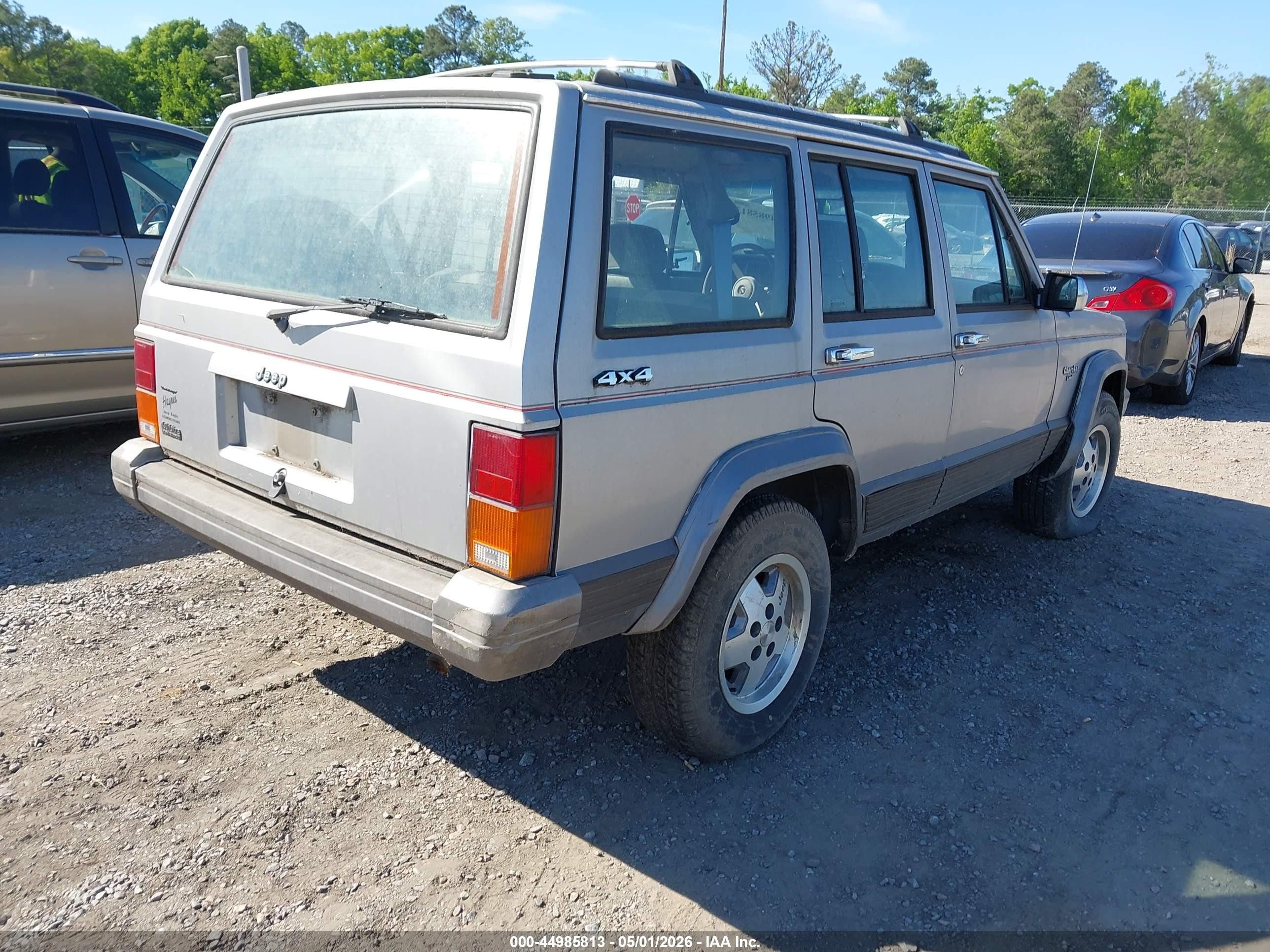 1992 Jeep Cherokee Laredo Silver vin: 1J4FJ58S8NL113804