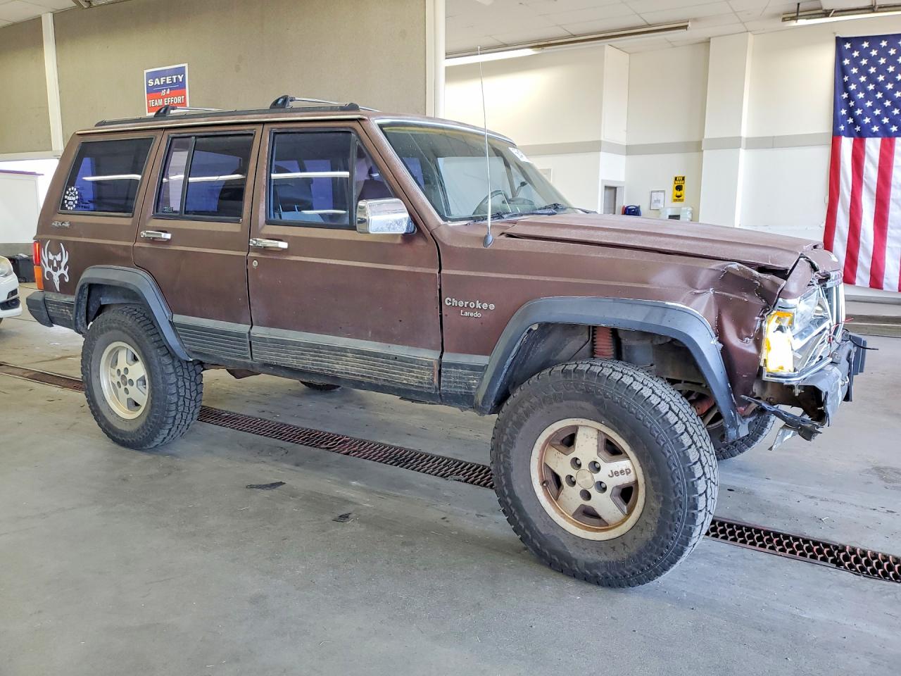 1992 Jeep Cherokee Laredo Brown vin: 1J4FJ58S9NL170321