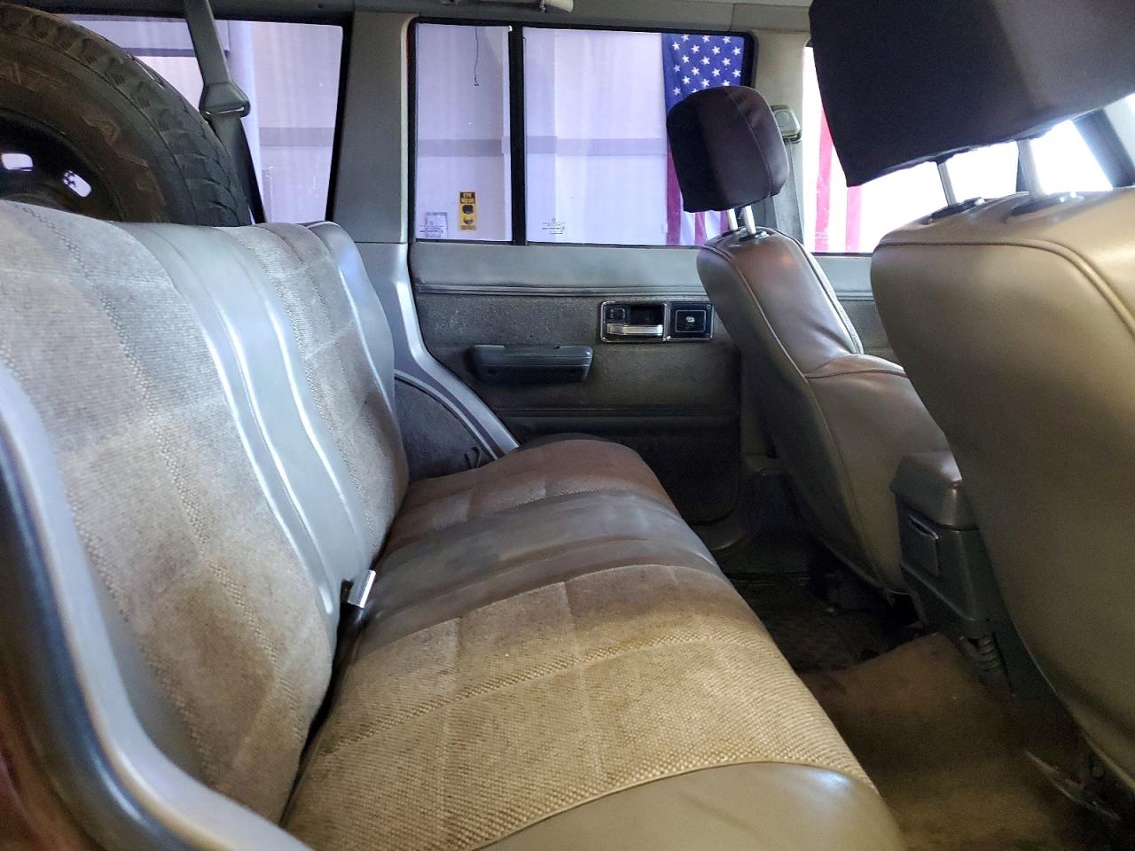 1992 Jeep Cherokee Laredo Brown vin: 1J4FJ58S9NL170321
